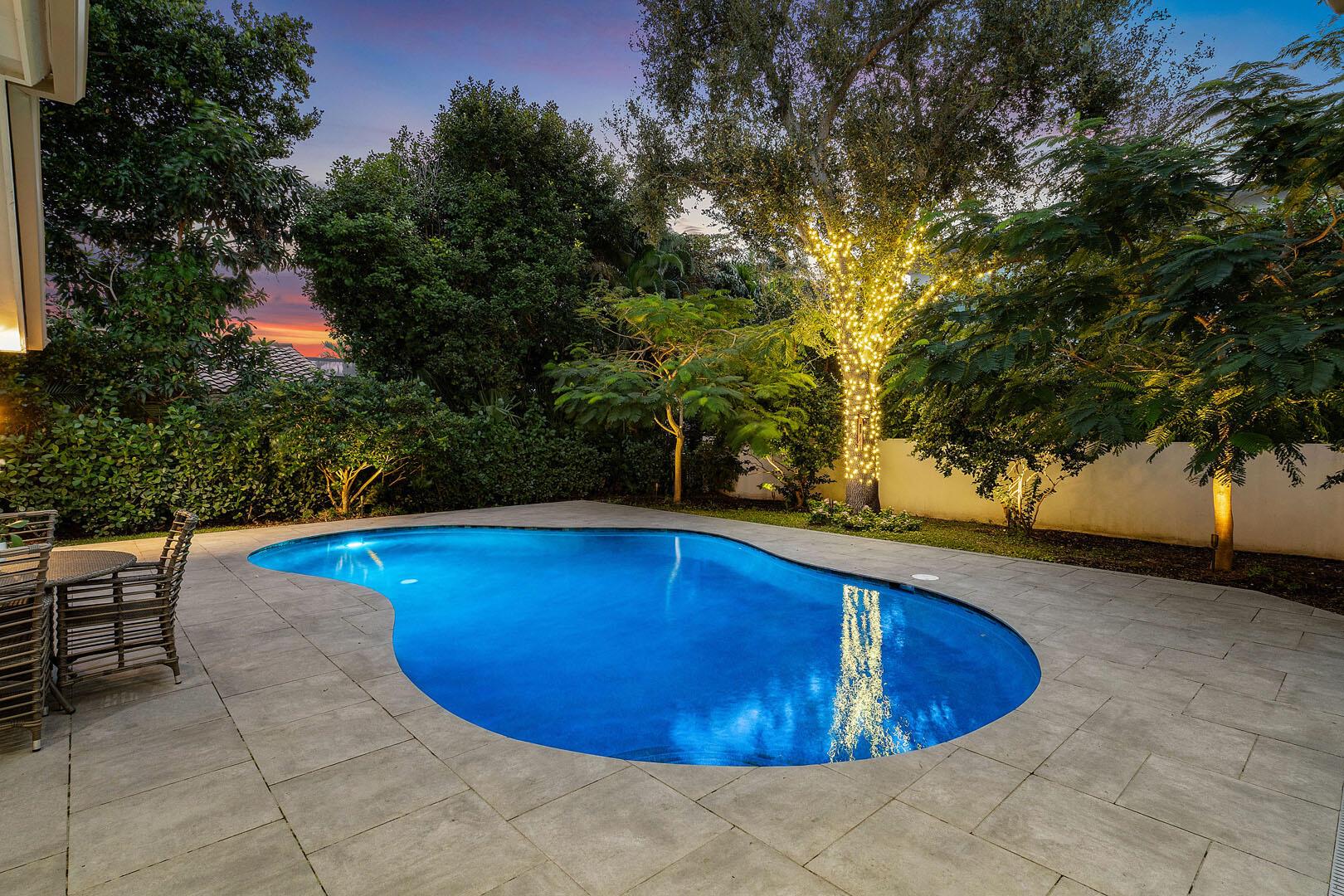 ROYAL PALM YACHT & COUNTRY CLUB - Residential