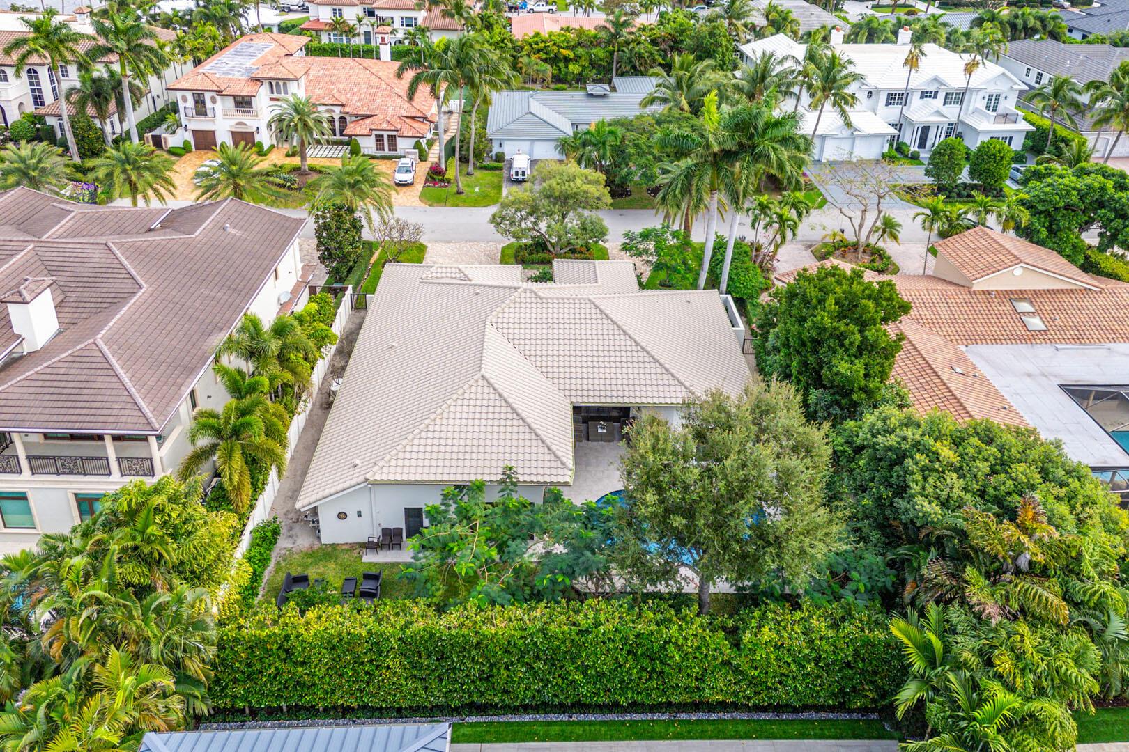 ROYAL PALM YACHT & COUNTRY CLUB - Residential