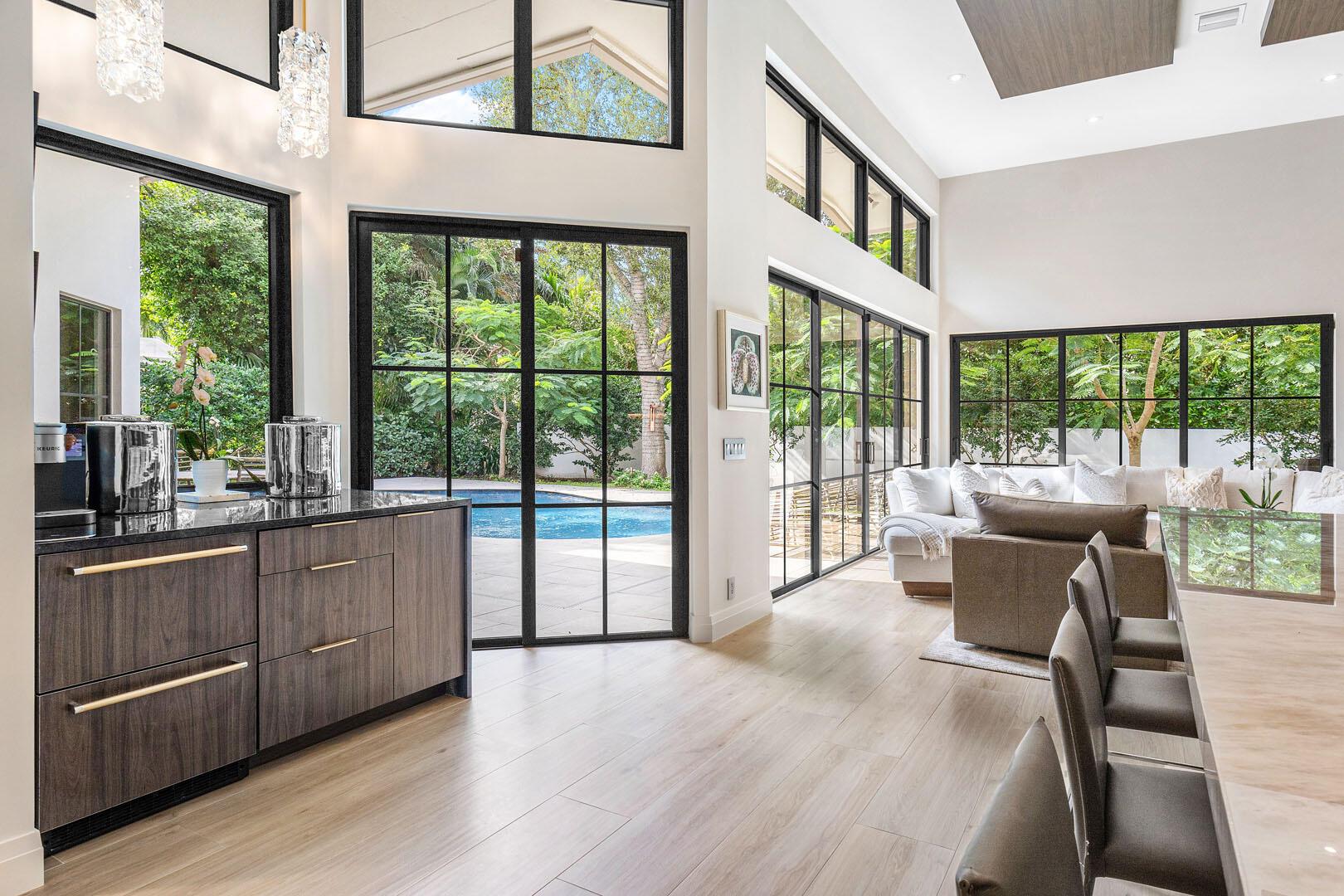 ROYAL PALM YACHT & COUNTRY CLUB - Residential