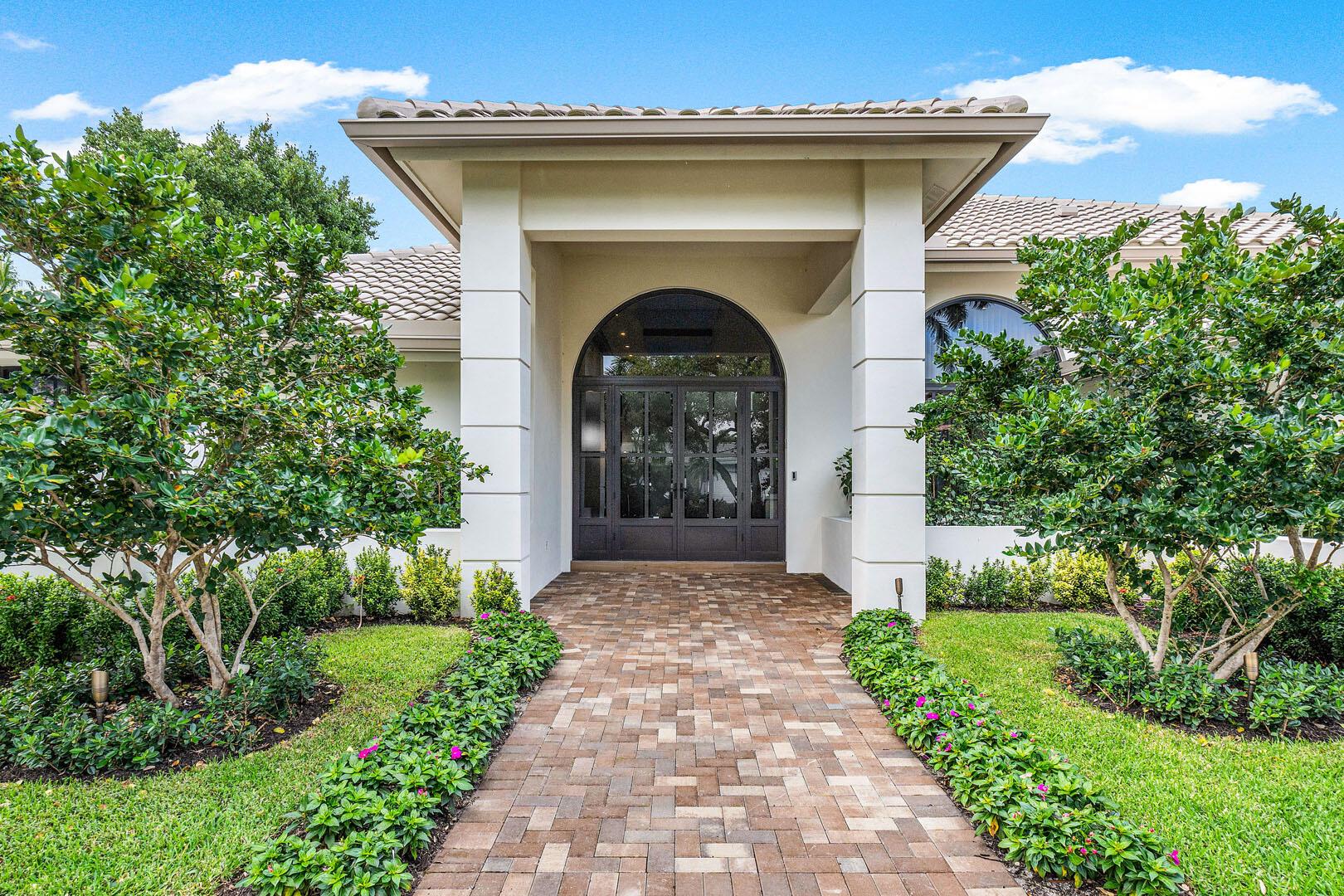 ROYAL PALM YACHT & COUNTRY CLUB - Residential