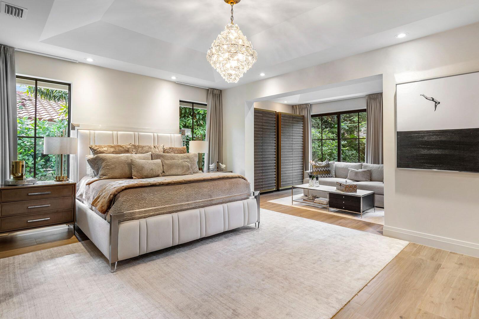 ROYAL PALM YACHT & COUNTRY CLUB - Residential