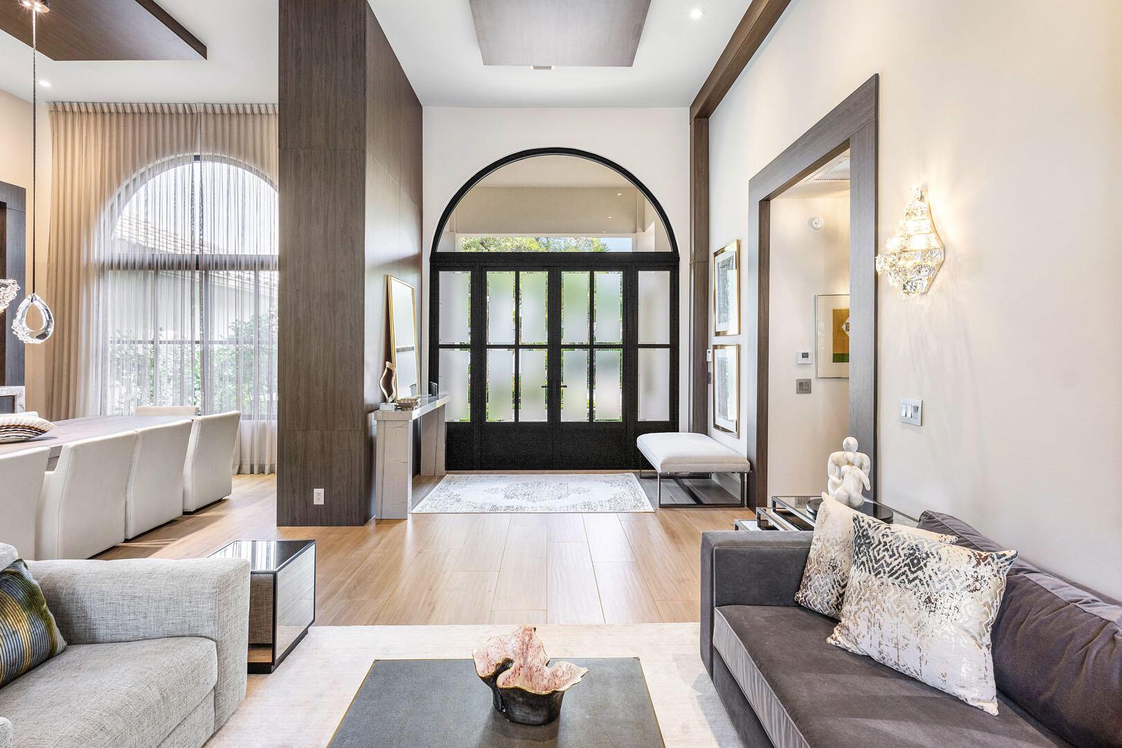 ROYAL PALM YACHT & COUNTRY CLUB - Residential