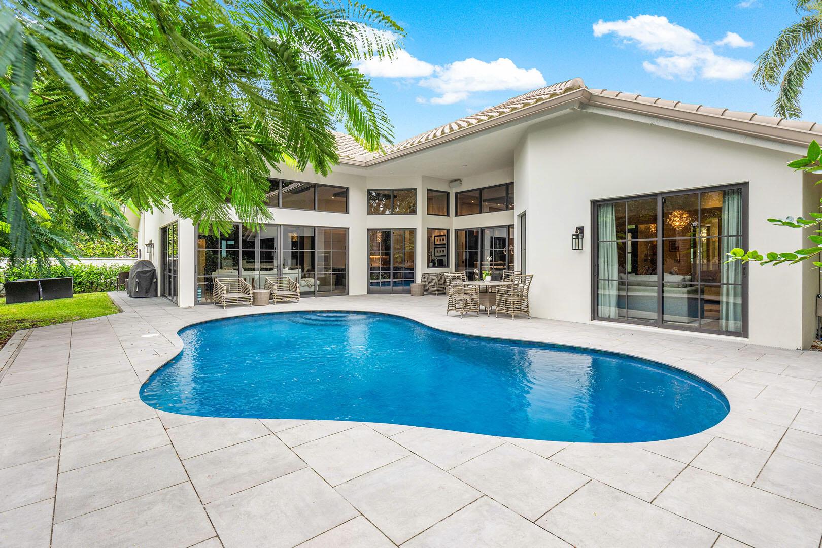 ROYAL PALM YACHT & COUNTRY CLUB - Residential