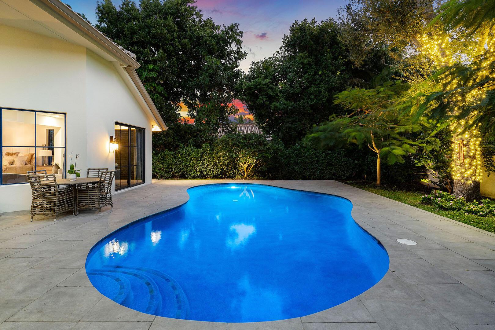 ROYAL PALM YACHT & COUNTRY CLUB - Residential