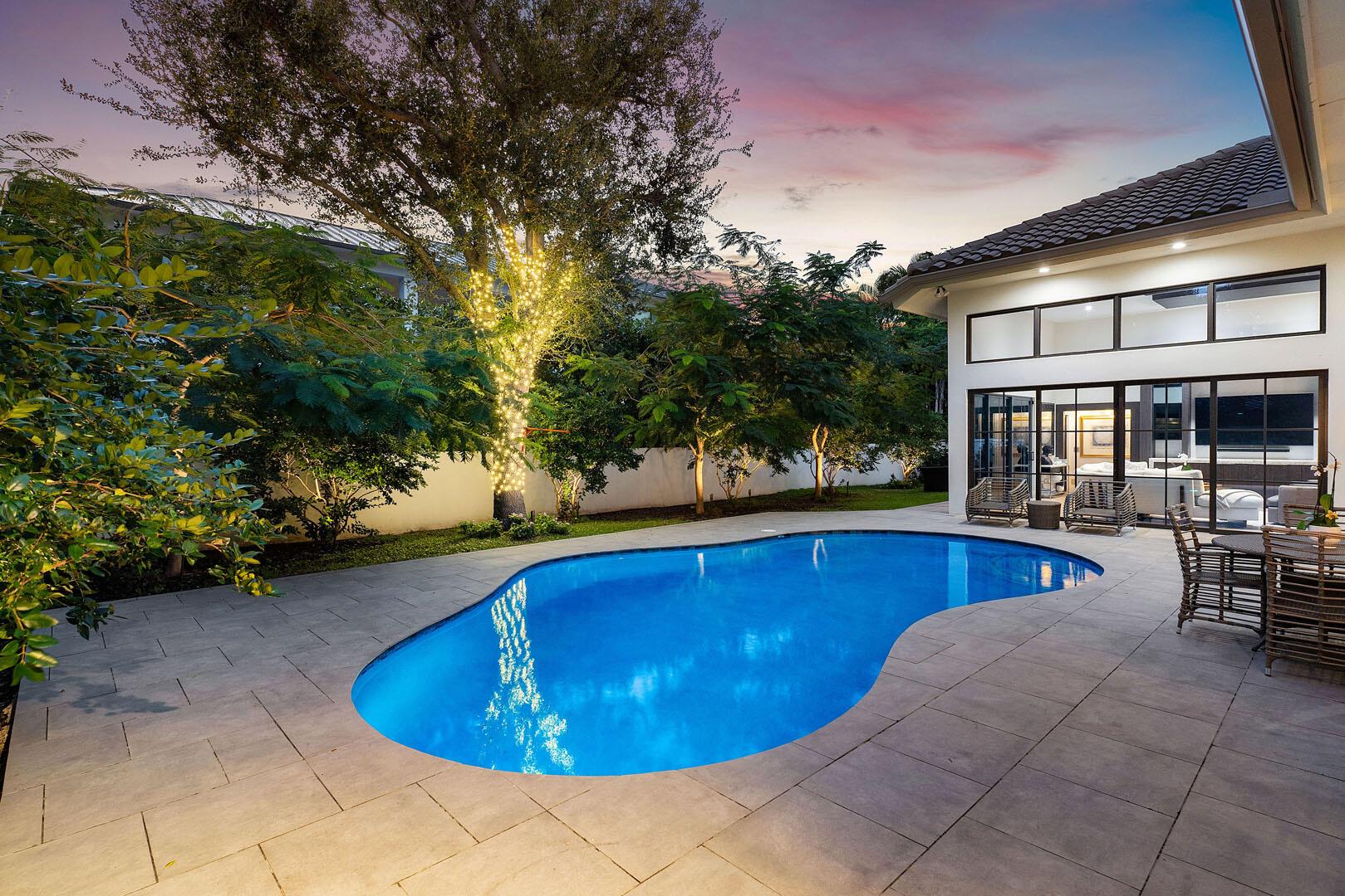 ROYAL PALM YACHT & COUNTRY CLUB - Residential
