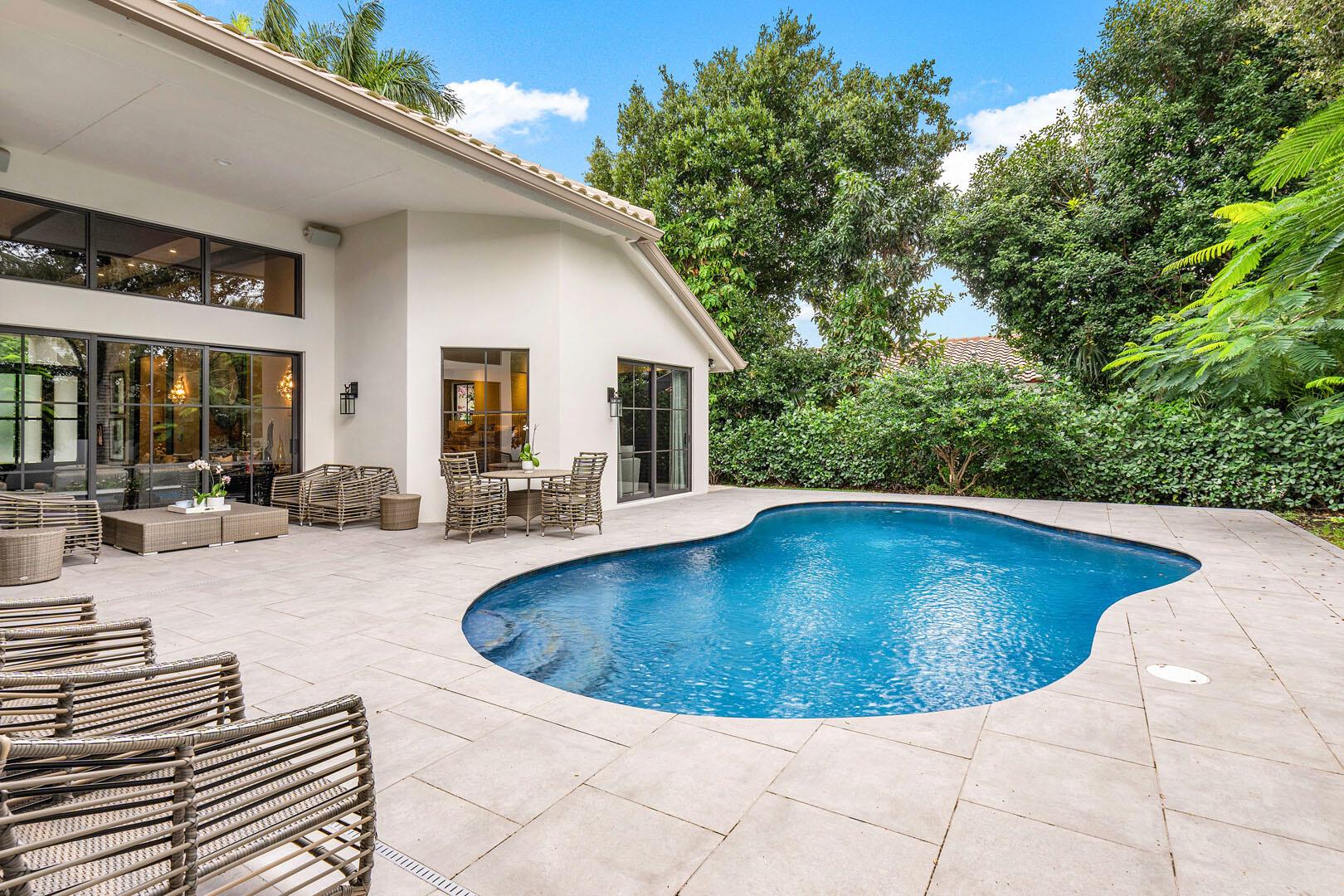 ROYAL PALM YACHT & COUNTRY CLUB - Residential