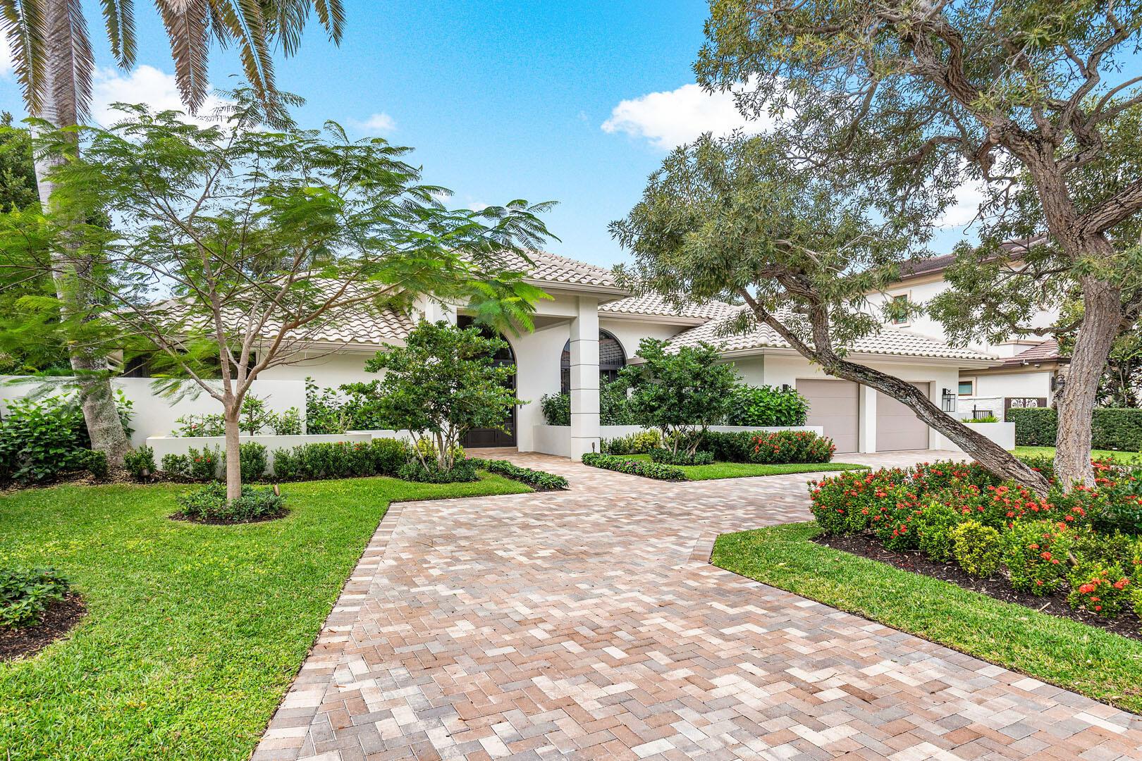 ROYAL PALM YACHT & COUNTRY CLUB - Residential
