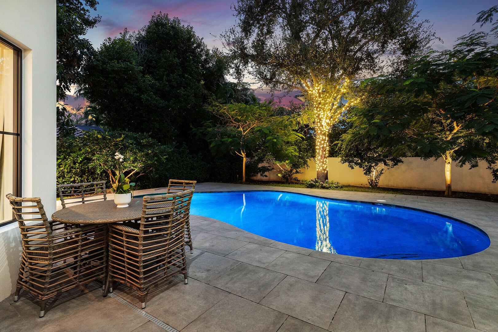 ROYAL PALM YACHT & COUNTRY CLUB - Residential