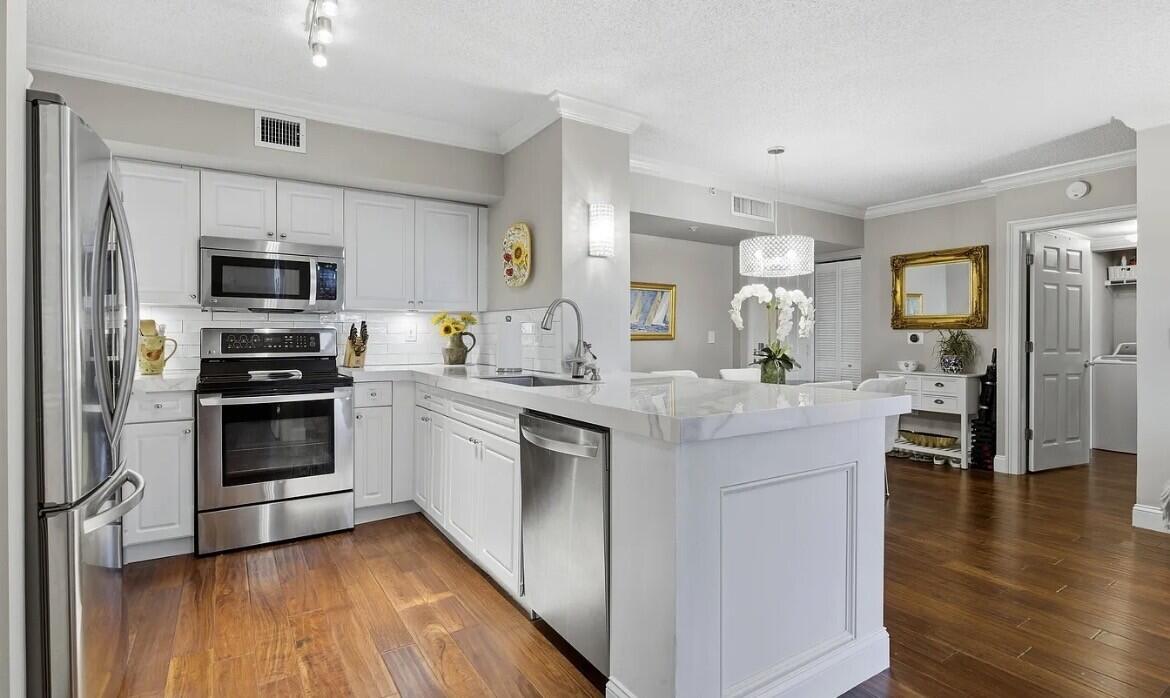 TOWER CONDO AT CITYPLACE - Residential Lease
