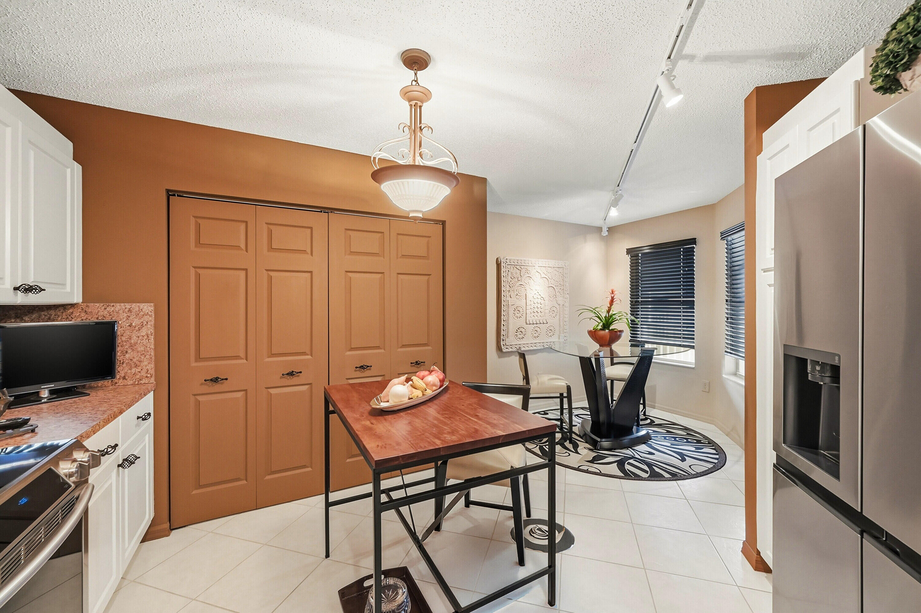 SOUTHAMPTON CONDOMINIUM I - Residential