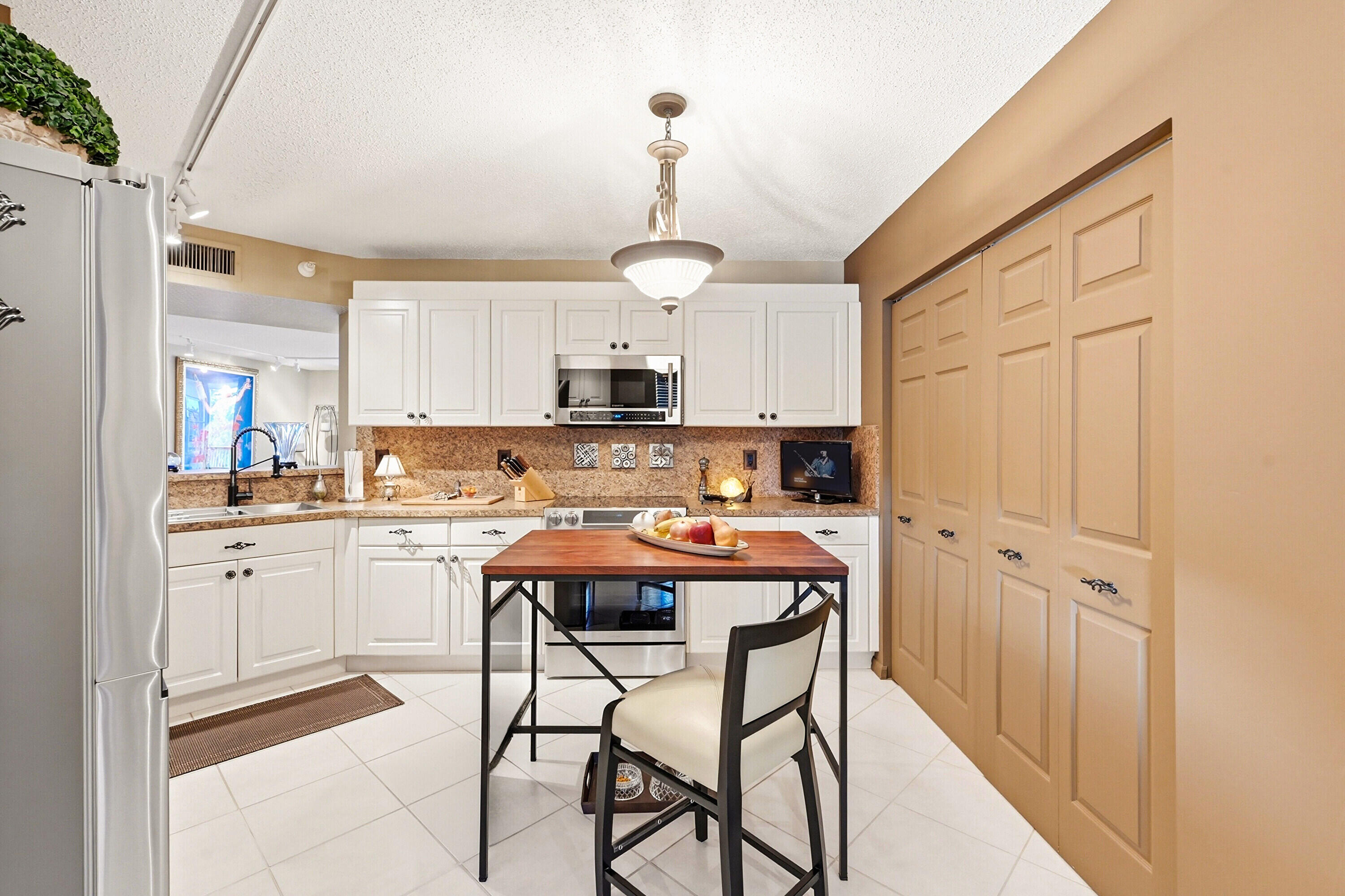 SOUTHAMPTON CONDOMINIUM I - Residential