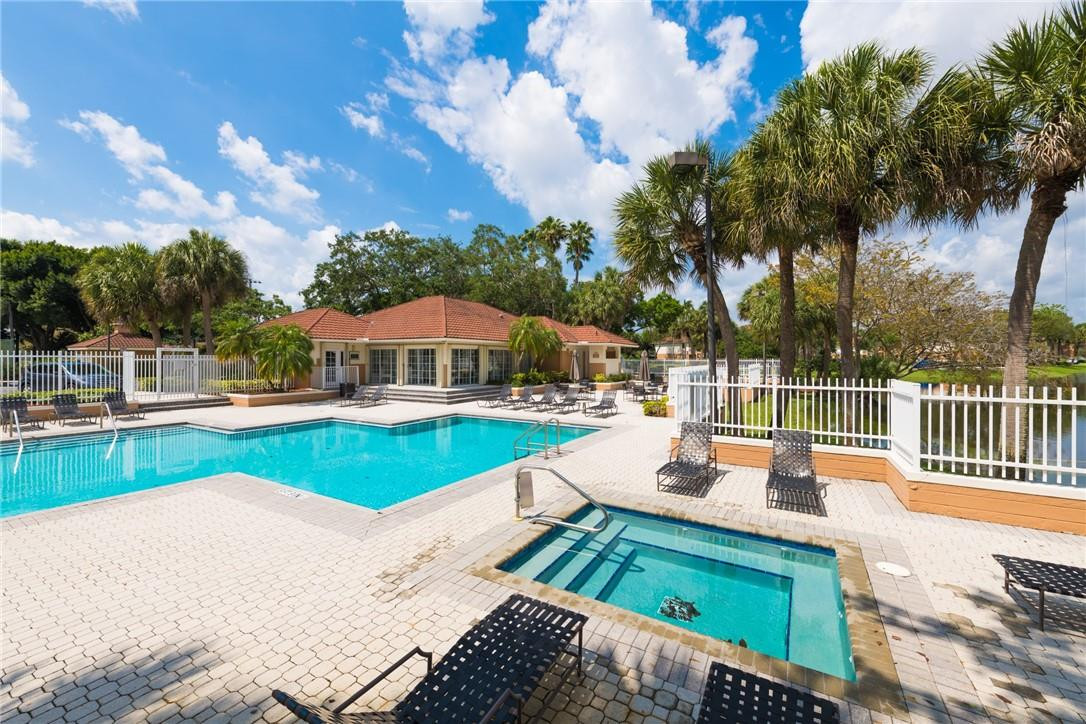 The Colonnades - Residential