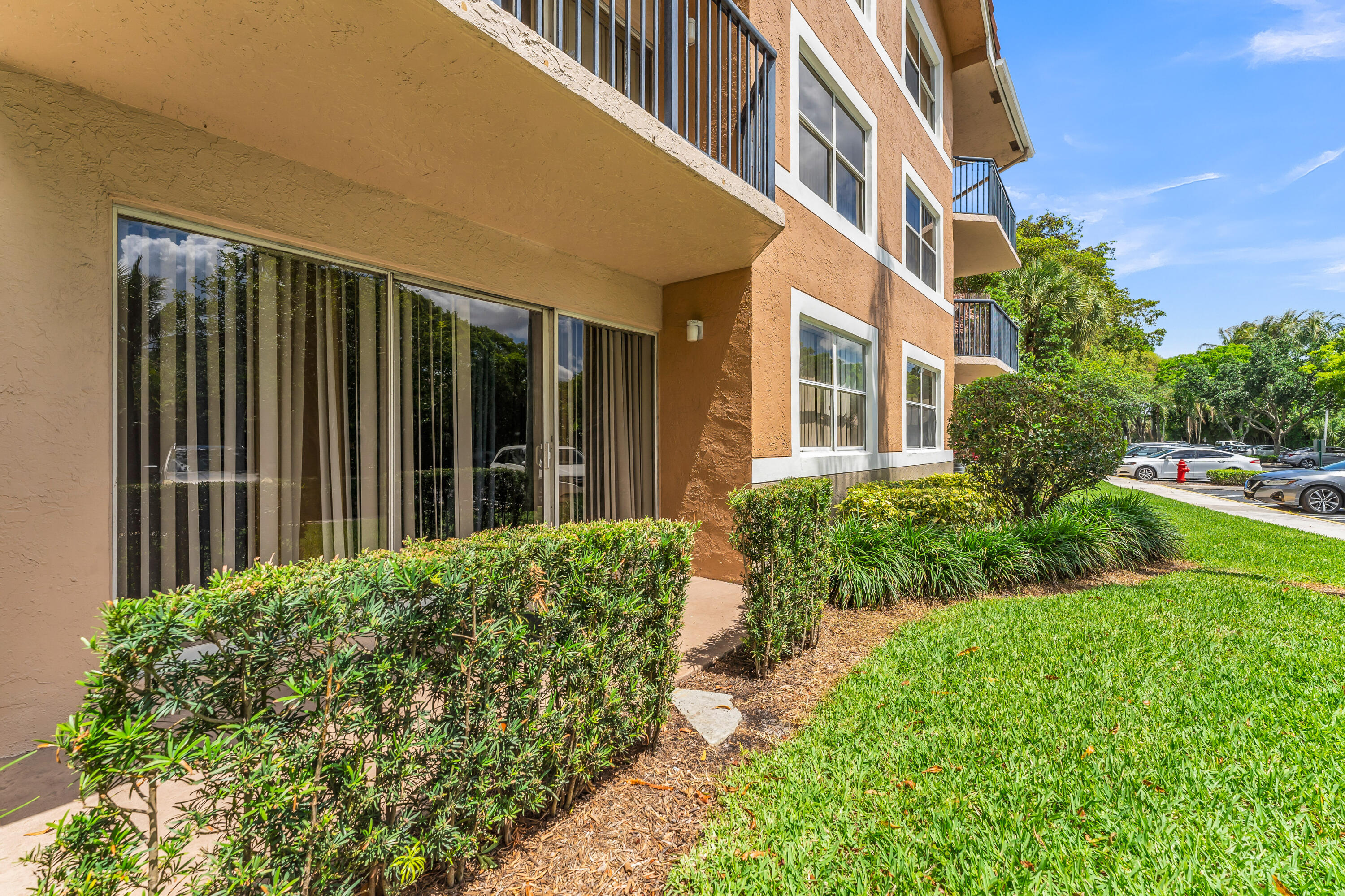 EDGEWATER CONDO - Residential Lease