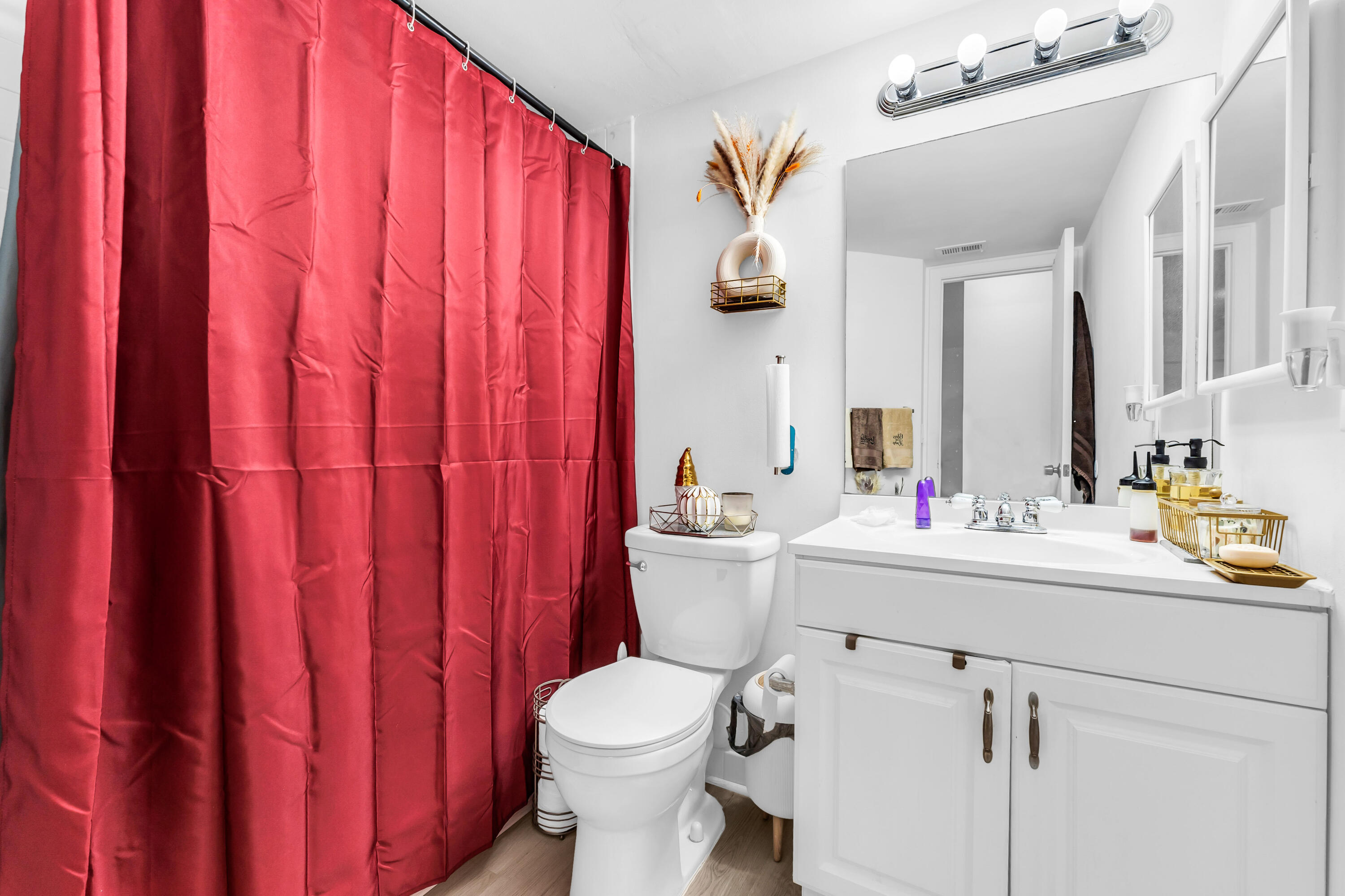 EDGEWATER CONDO - Residential Lease