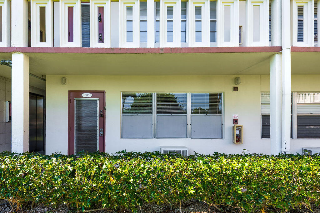 PRESTON AT CENTURY VILLAGE CONDO - Residential