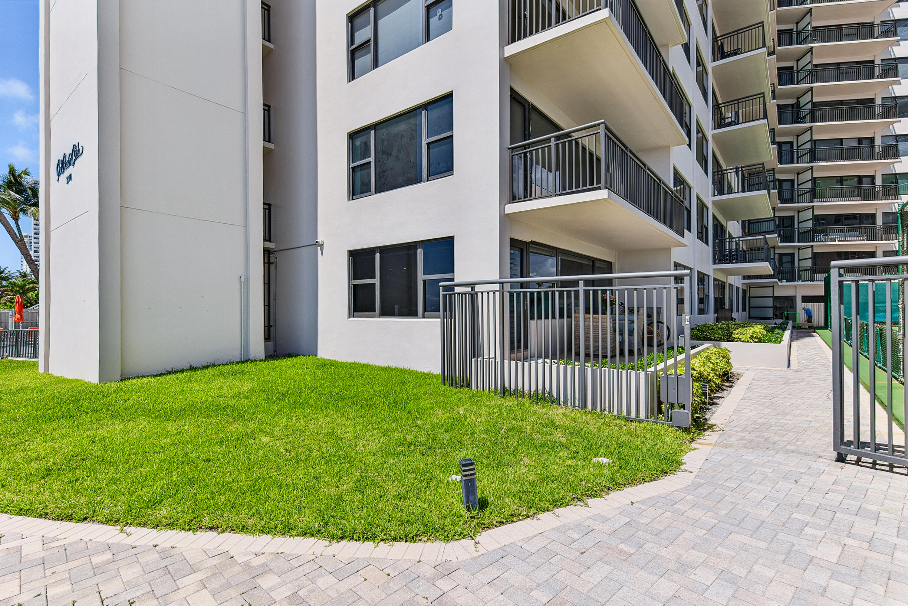 GALT OCEAN CLUB CONDO - Residential