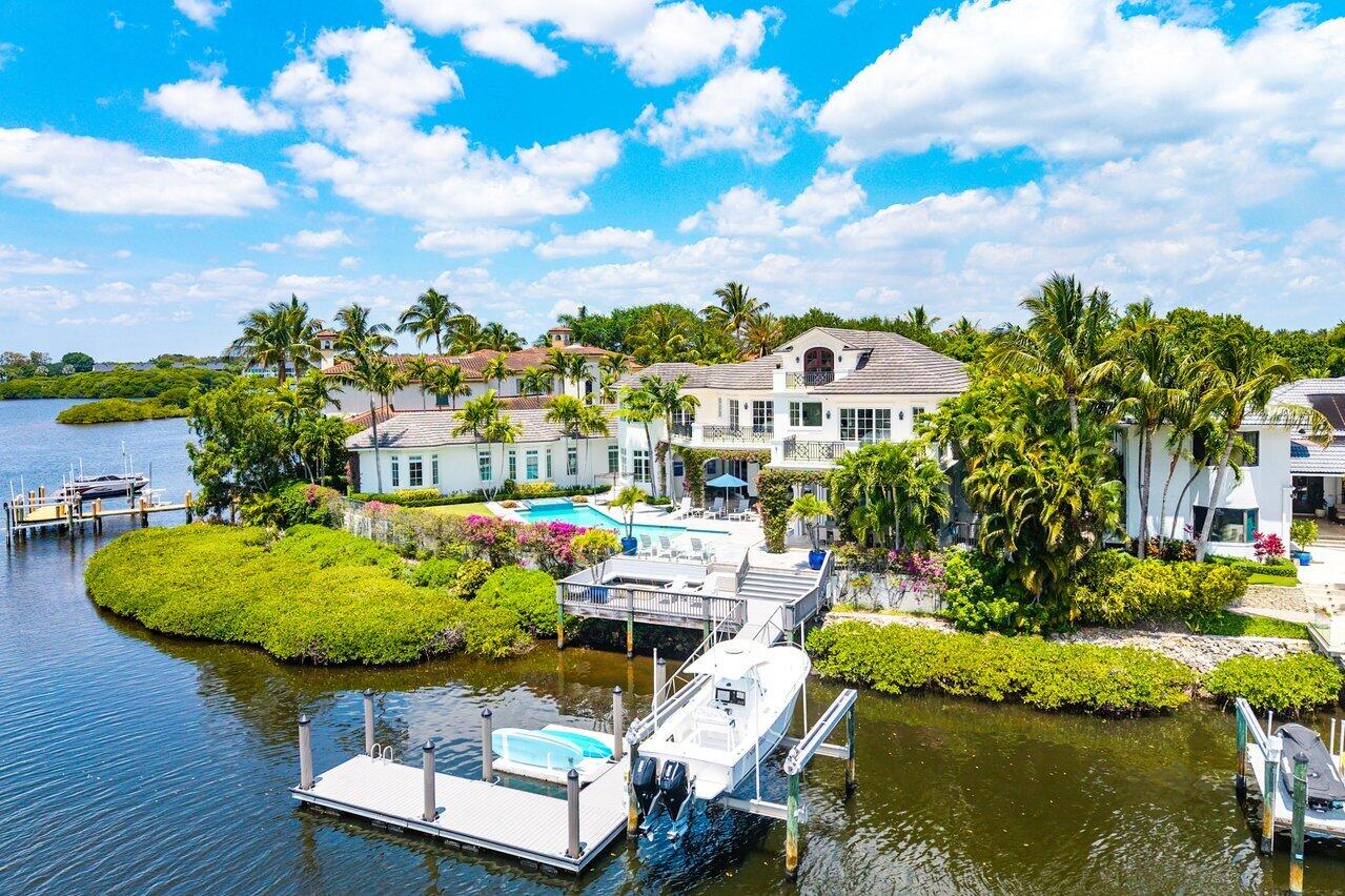 ADMIRALS COVE - Residential