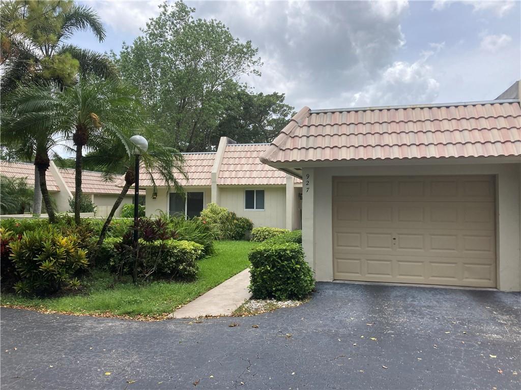 No 127 Palm-Aire Country - Residential