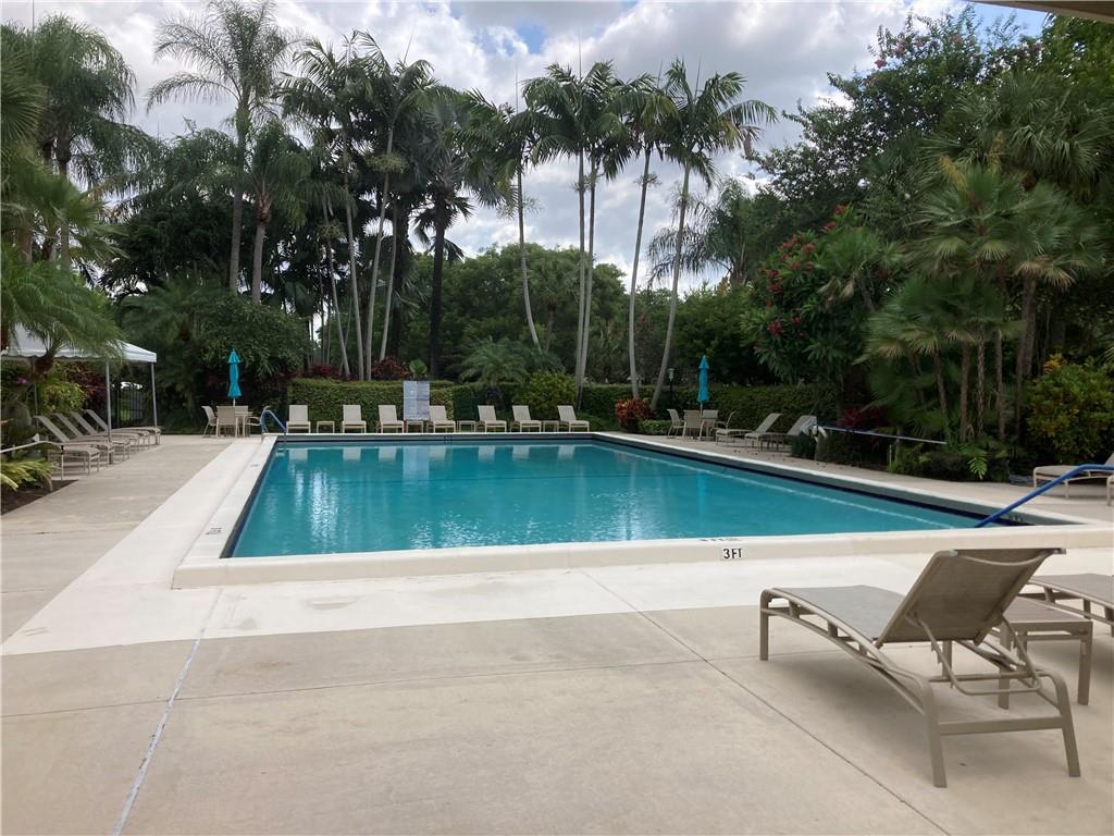No 127 Palm-Aire Country - Residential