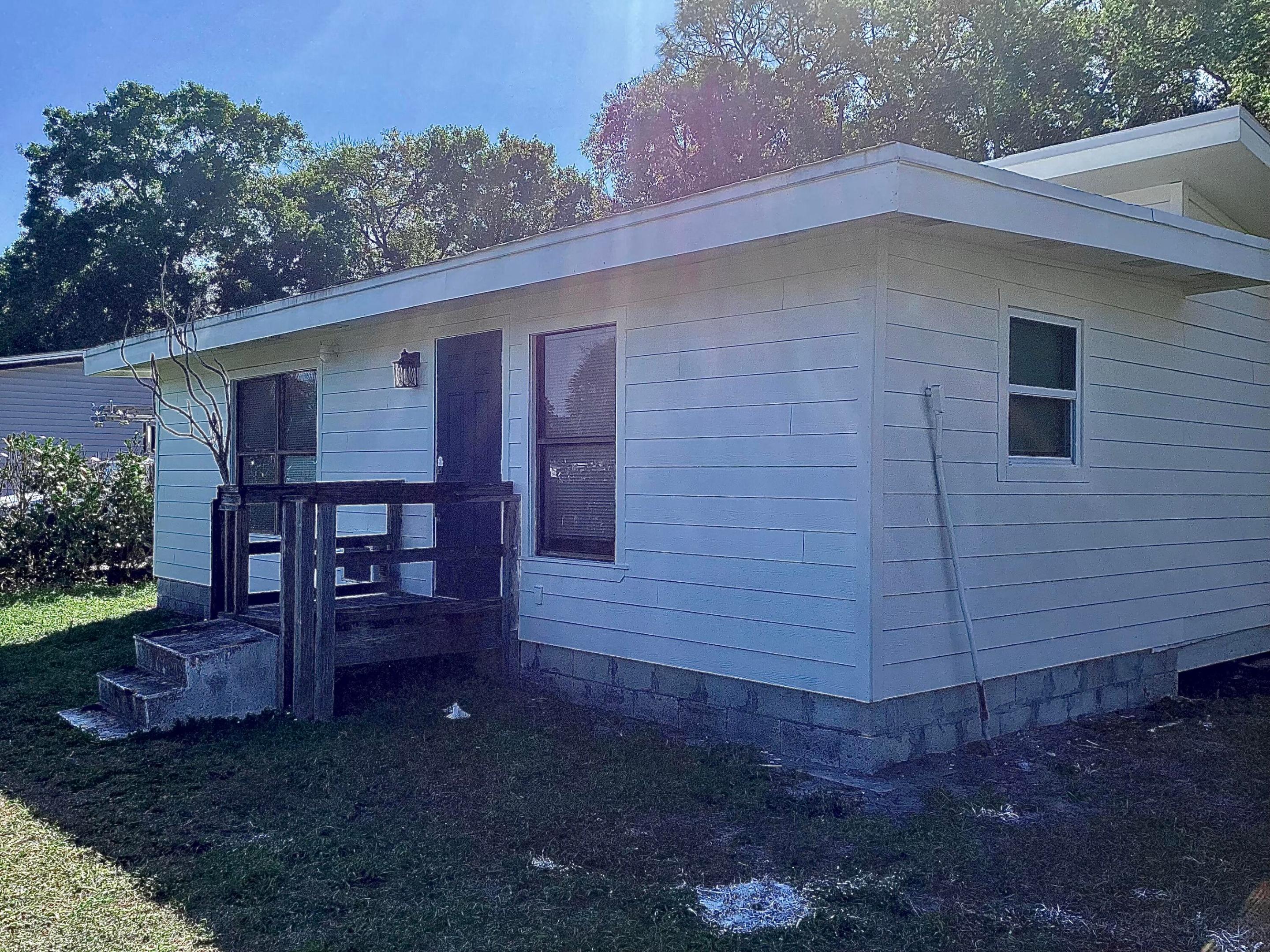 SUNSHINE PARKWAY MANOR UNRECORDED - Residential
