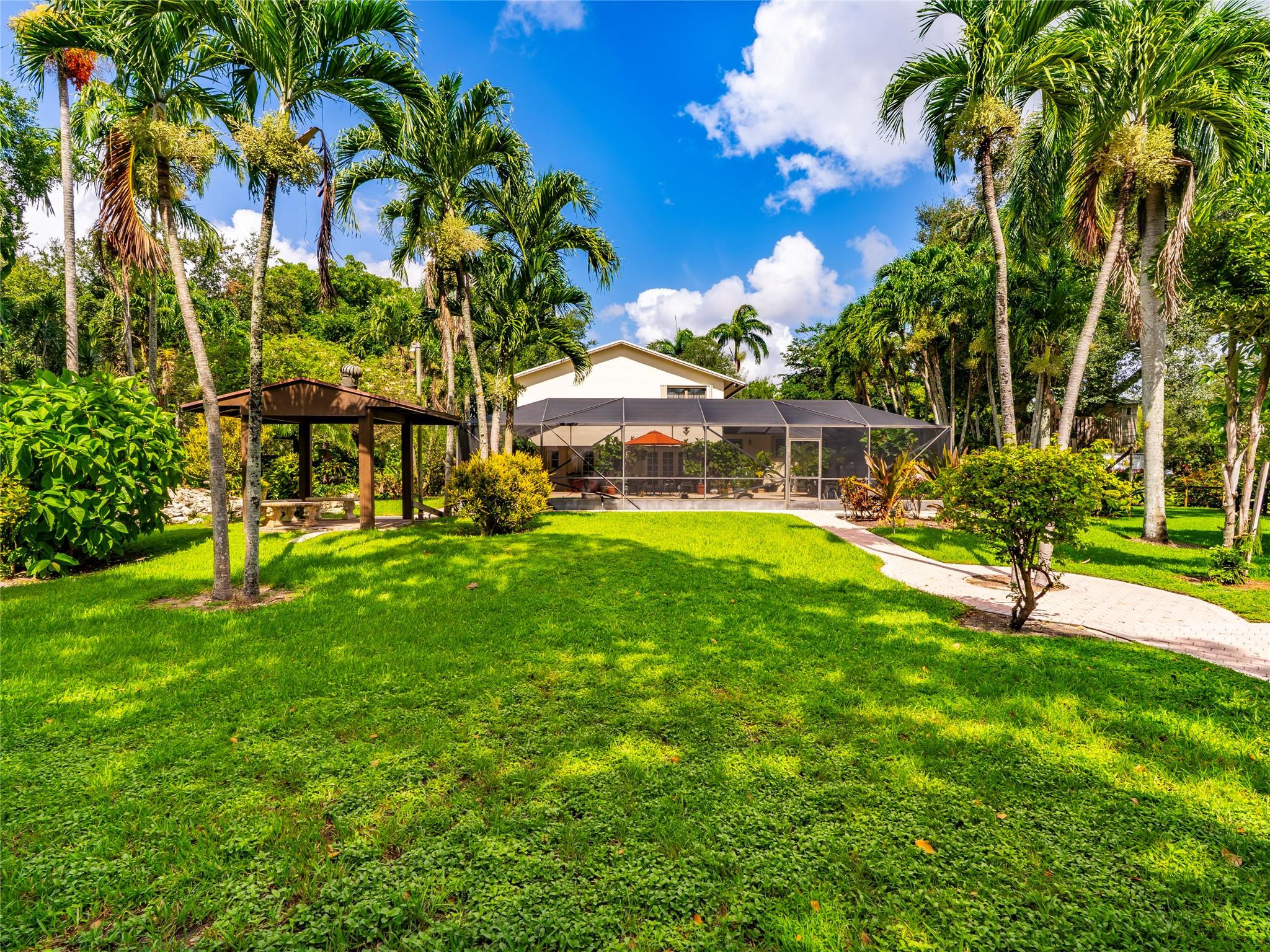 FLA FRUIT LANDS CO SUB NO 2 - Residential Lease