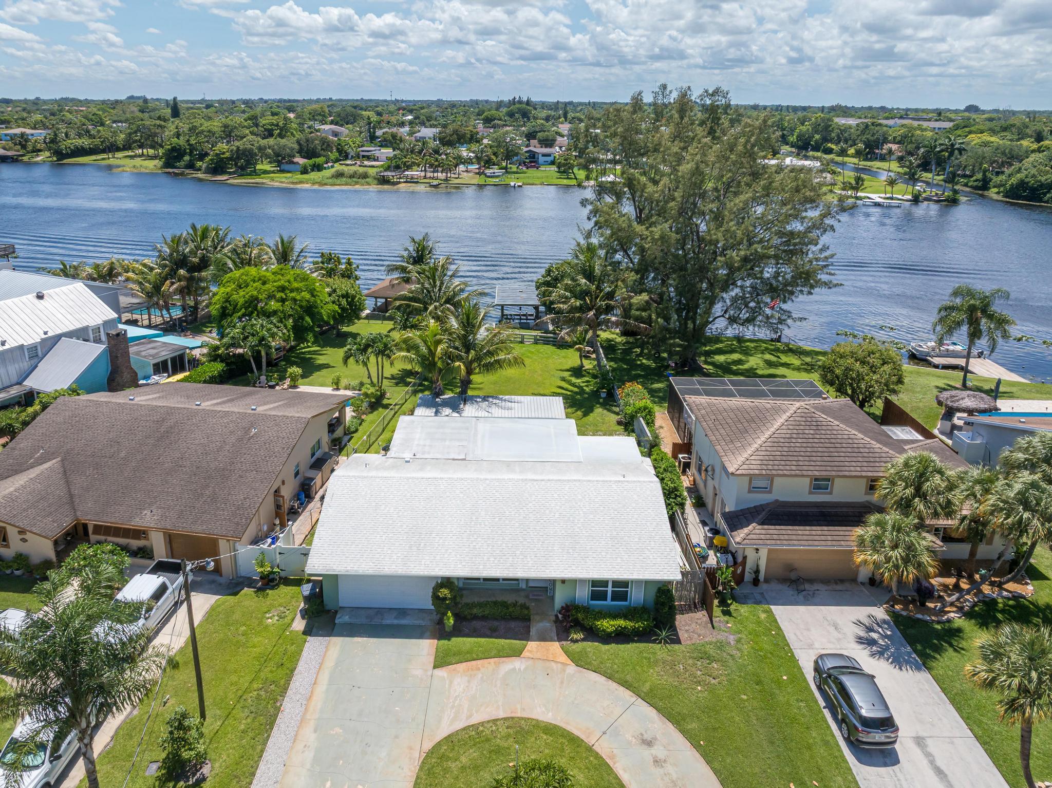 ISLAND ESTATES - Residential