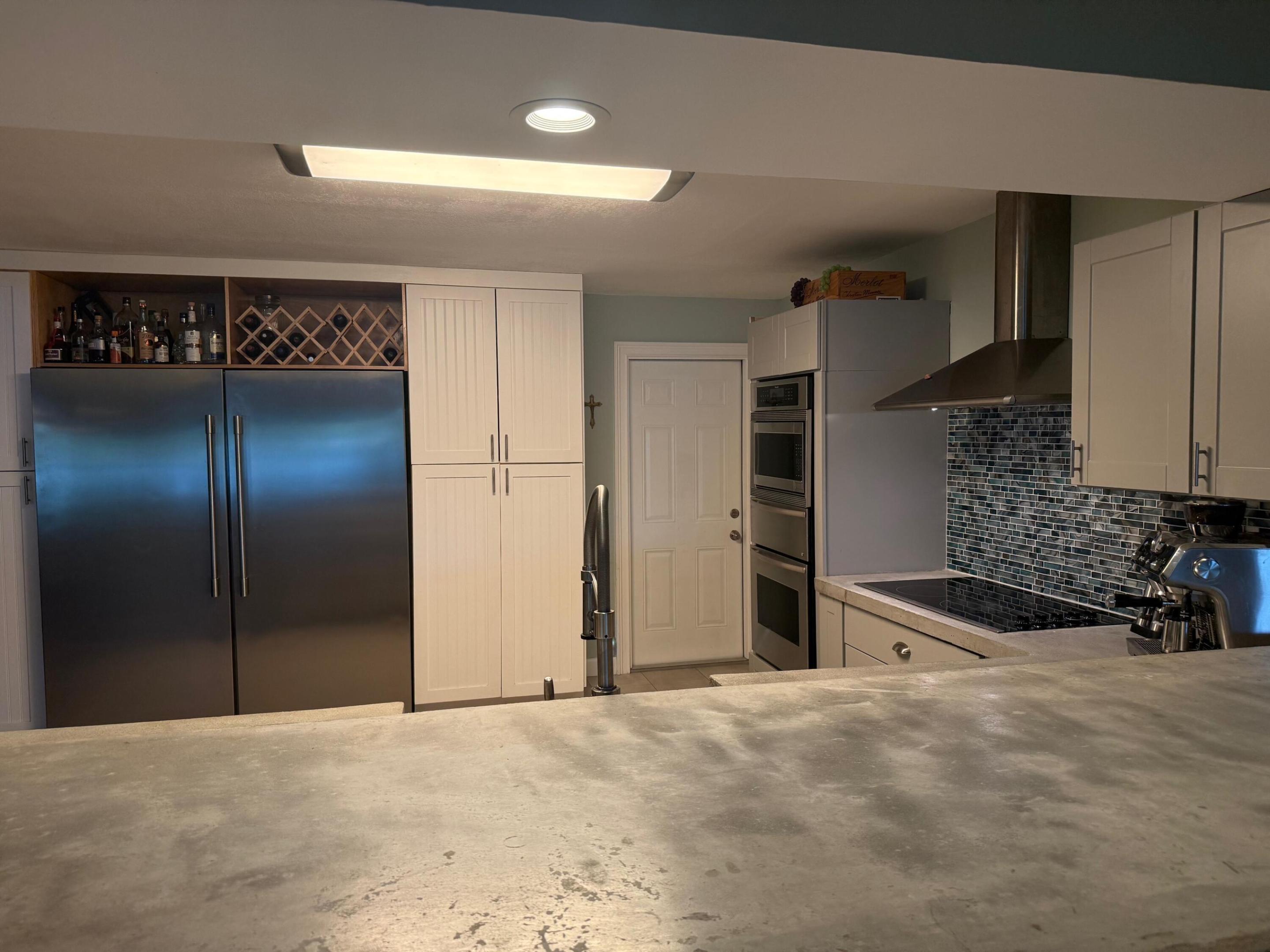 ISLAND ESTATES - Residential