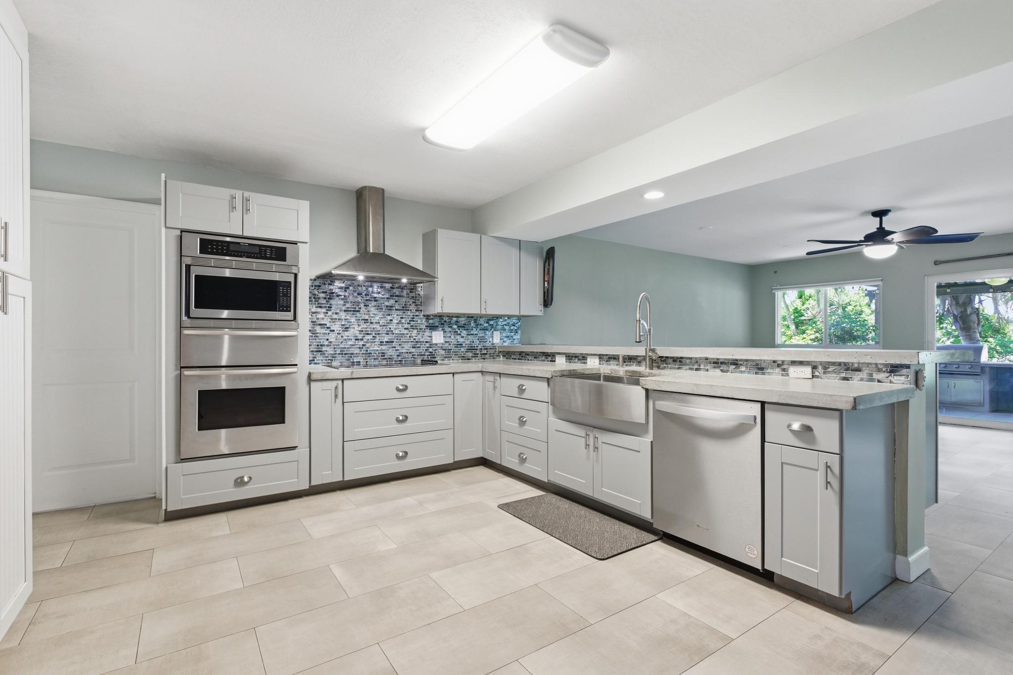 ISLAND ESTATES - Residential