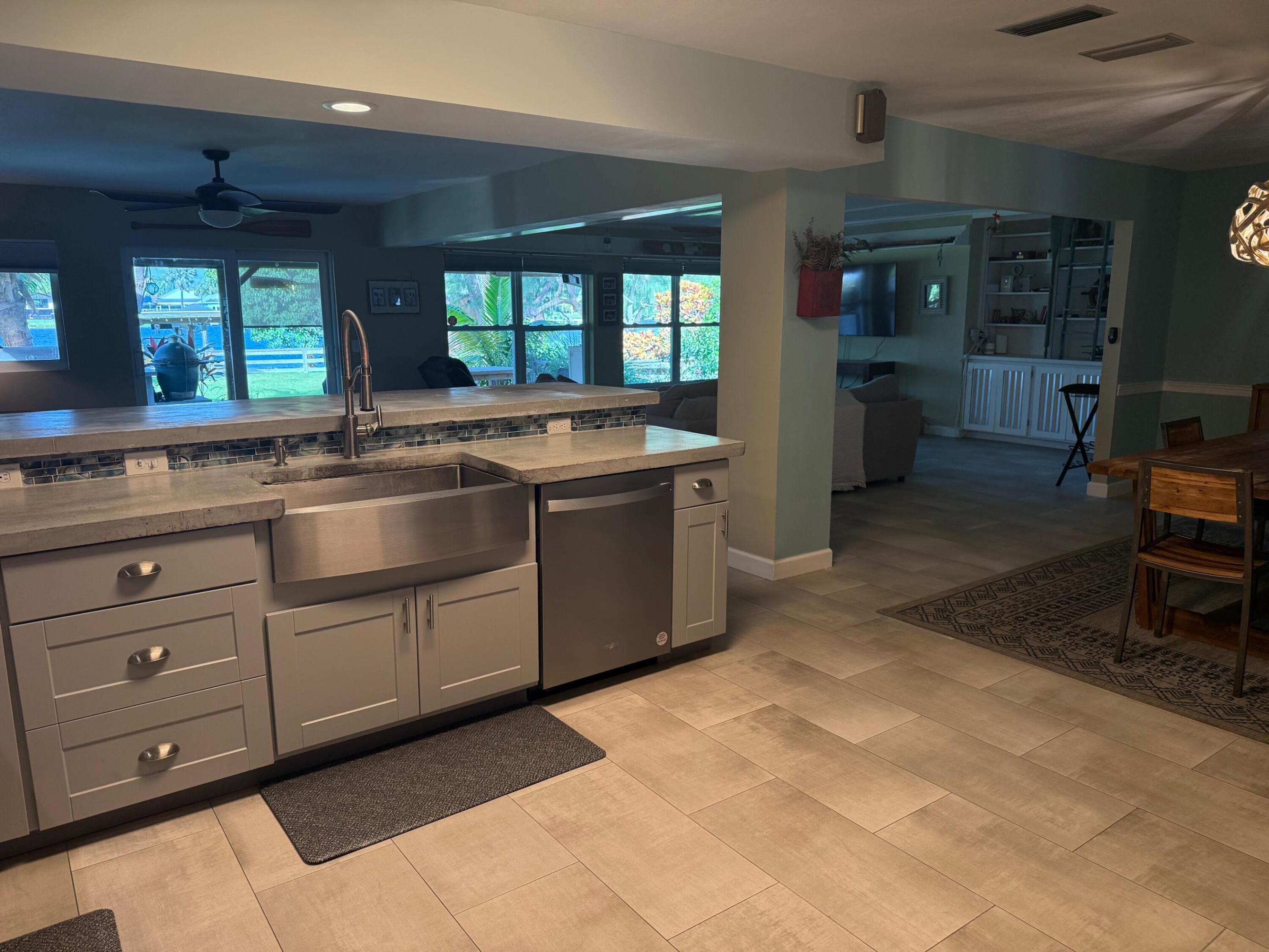 ISLAND ESTATES - Residential