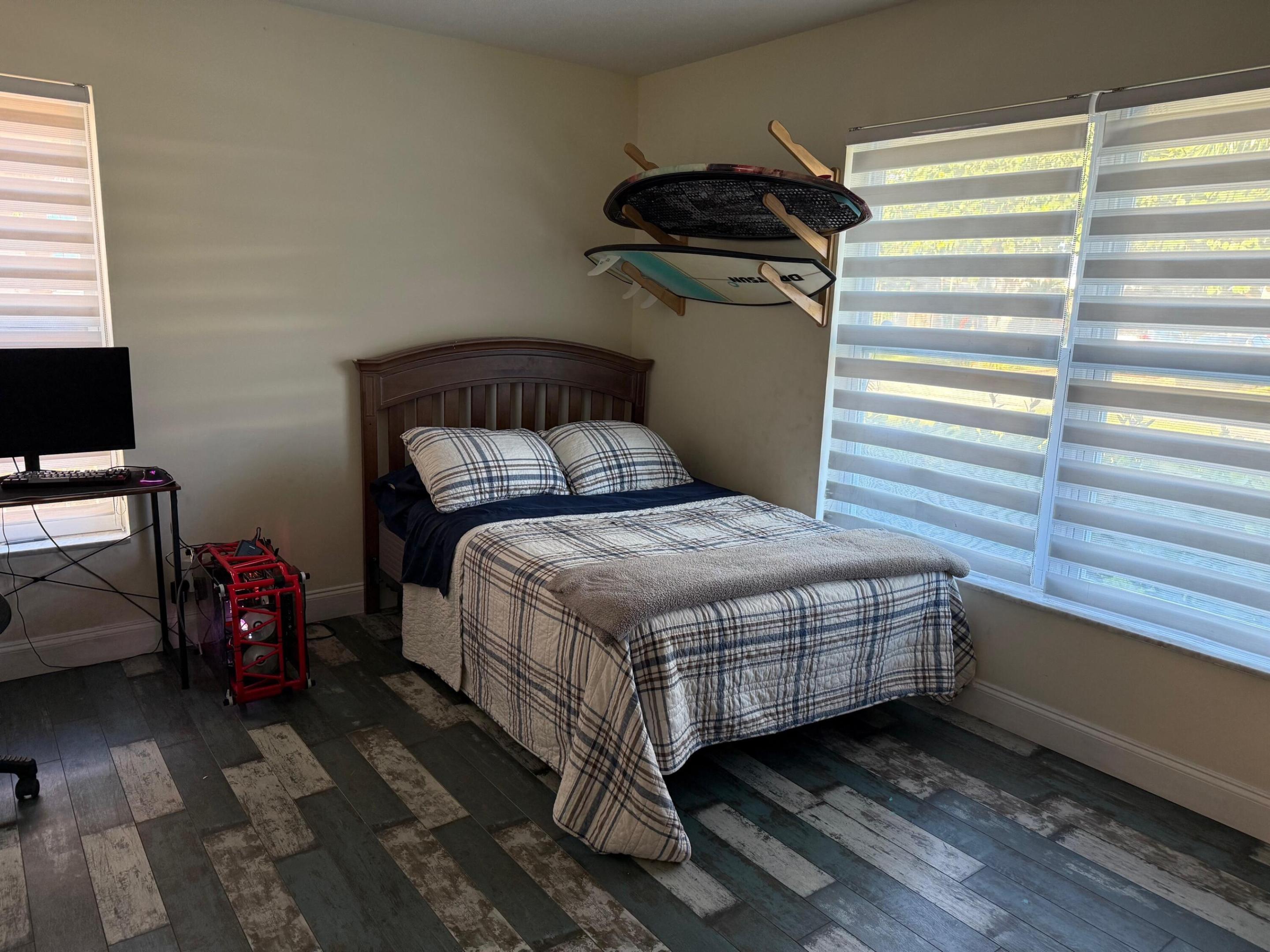 ISLAND ESTATES - Residential