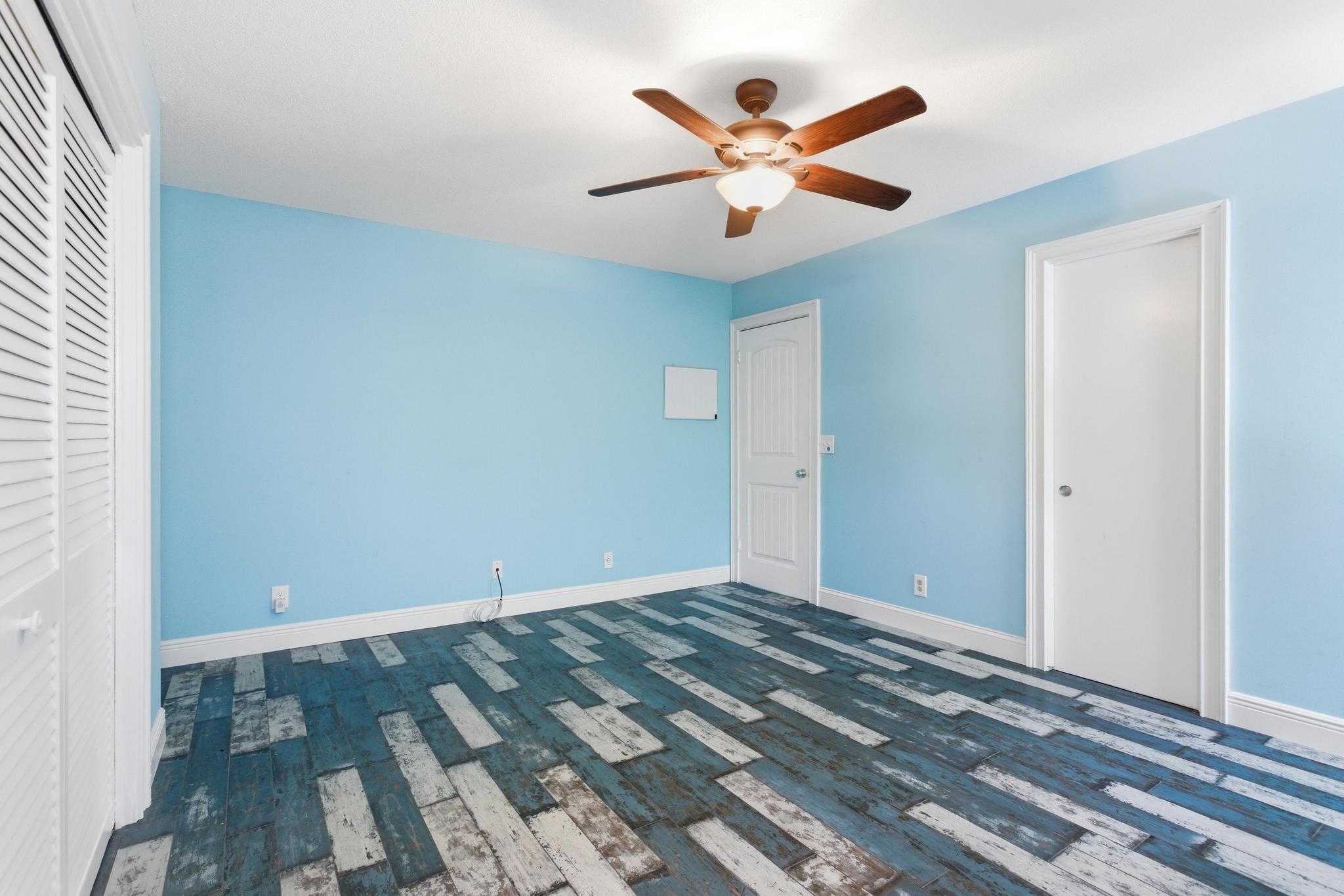ISLAND ESTATES - Residential
