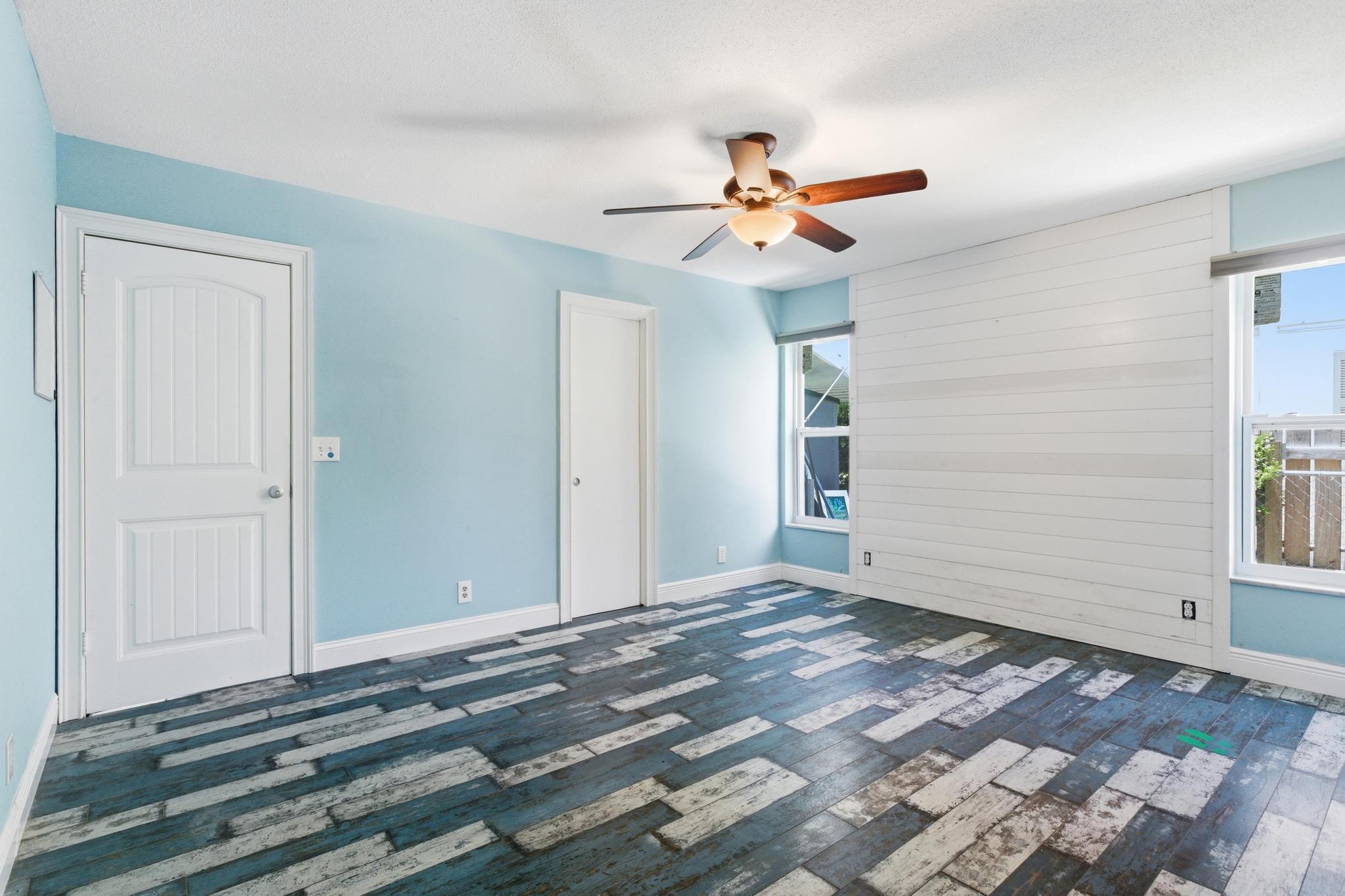 ISLAND ESTATES - Residential