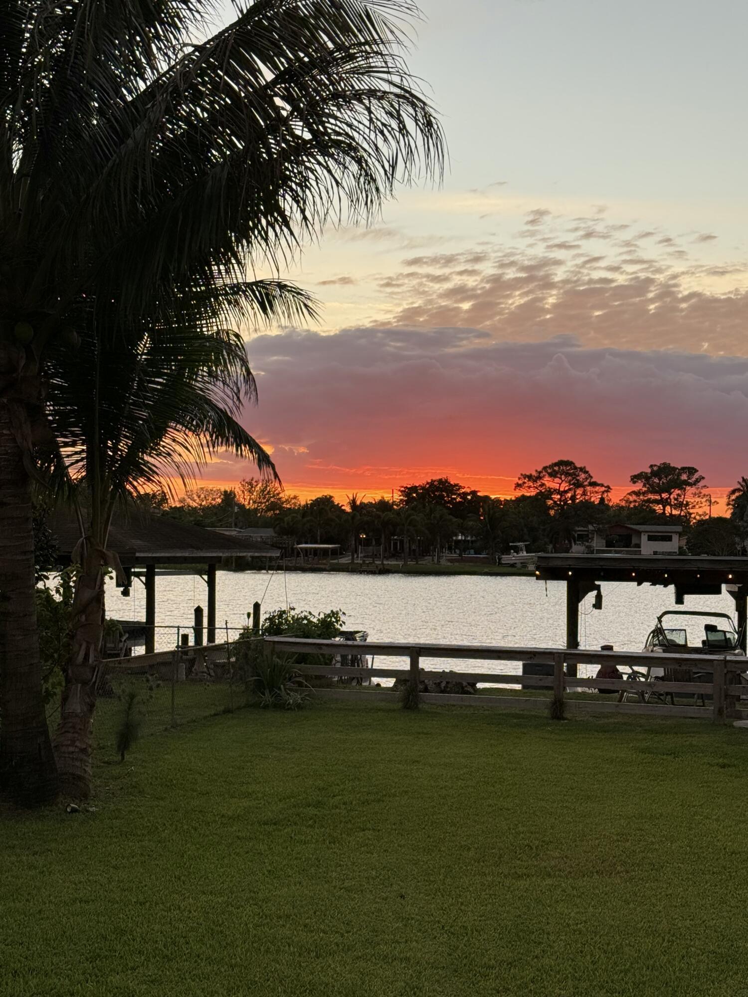 ISLAND ESTATES - Residential