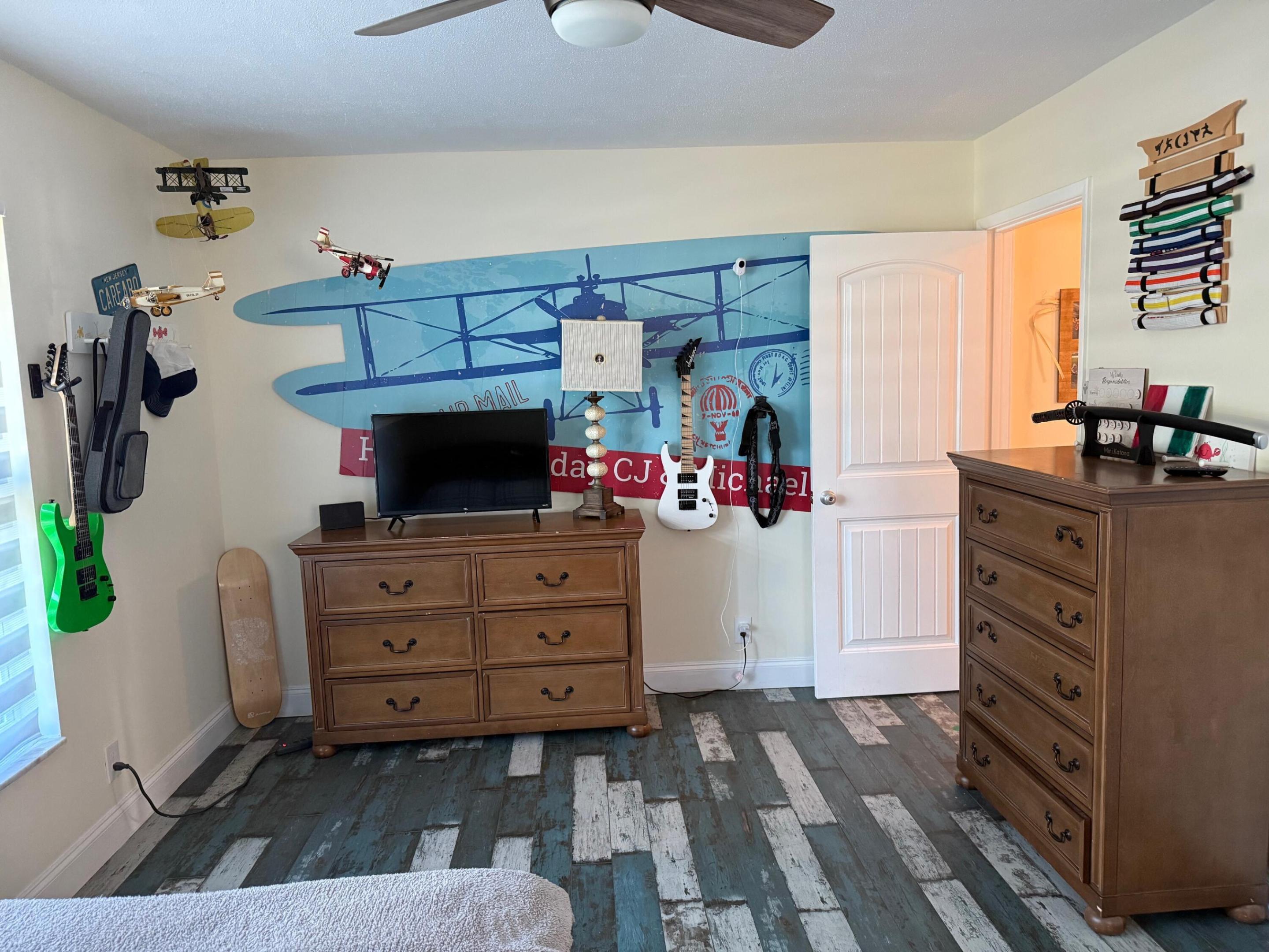 ISLAND ESTATES - Residential