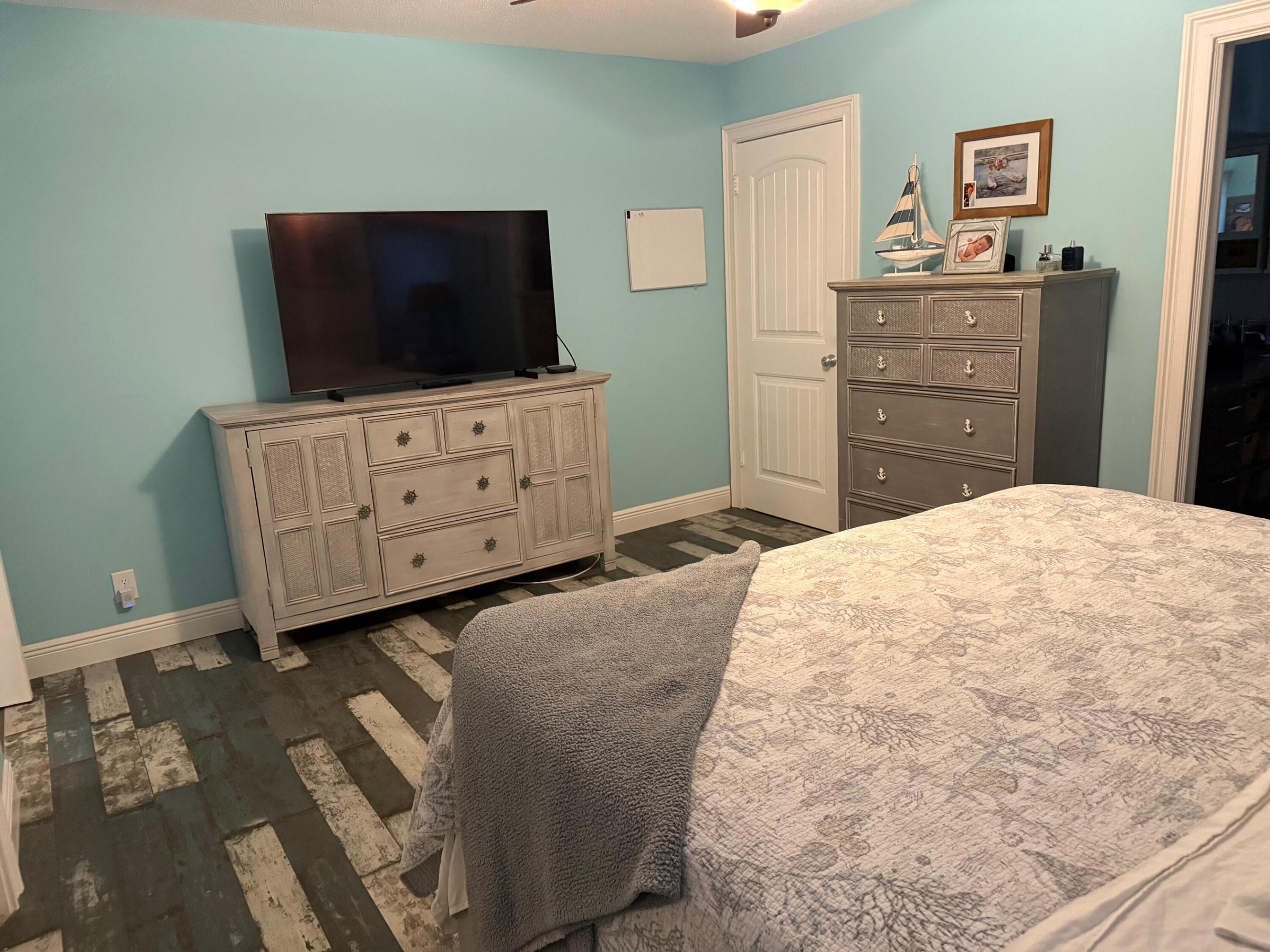 ISLAND ESTATES - Residential