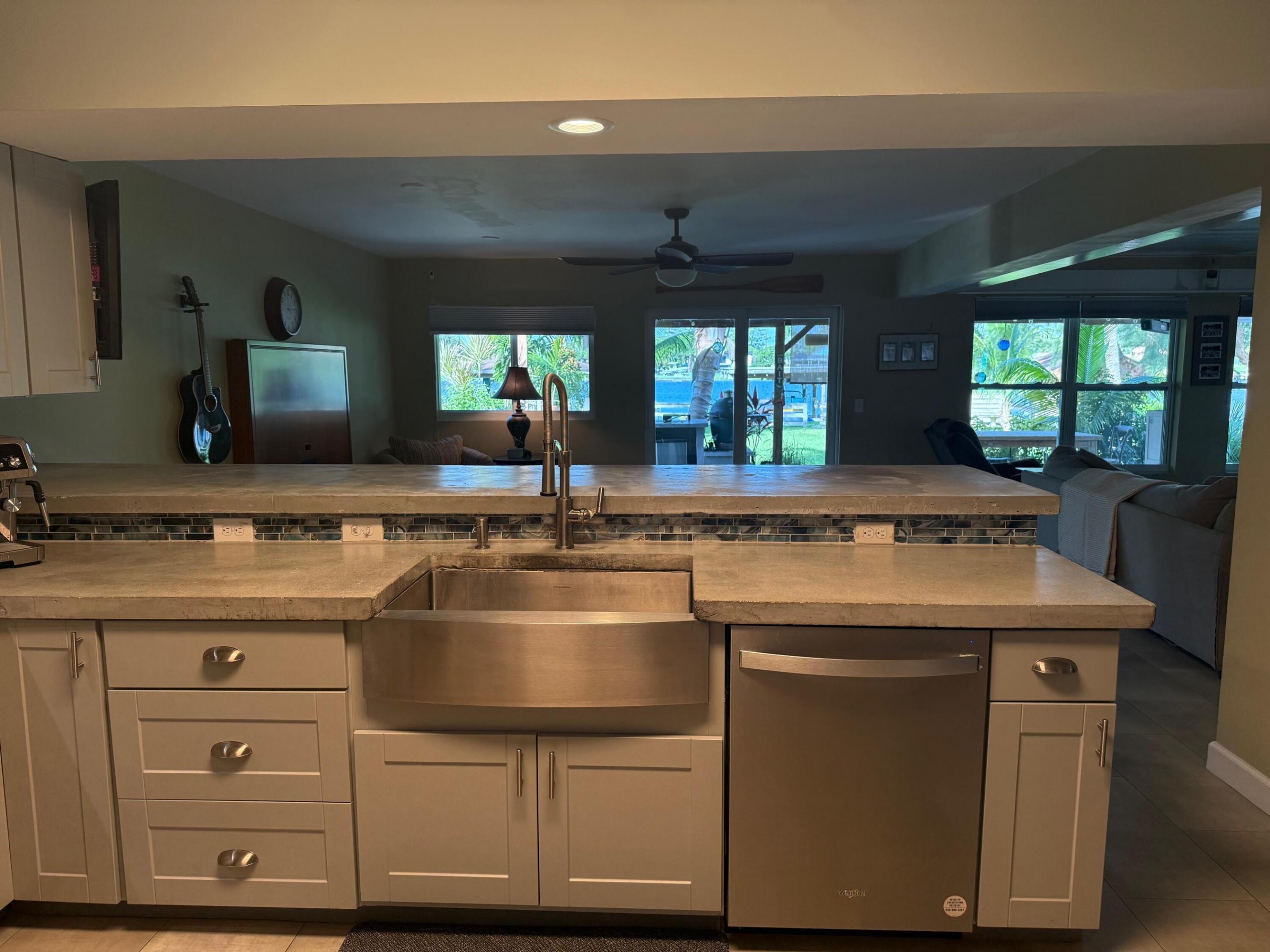 ISLAND ESTATES - Residential