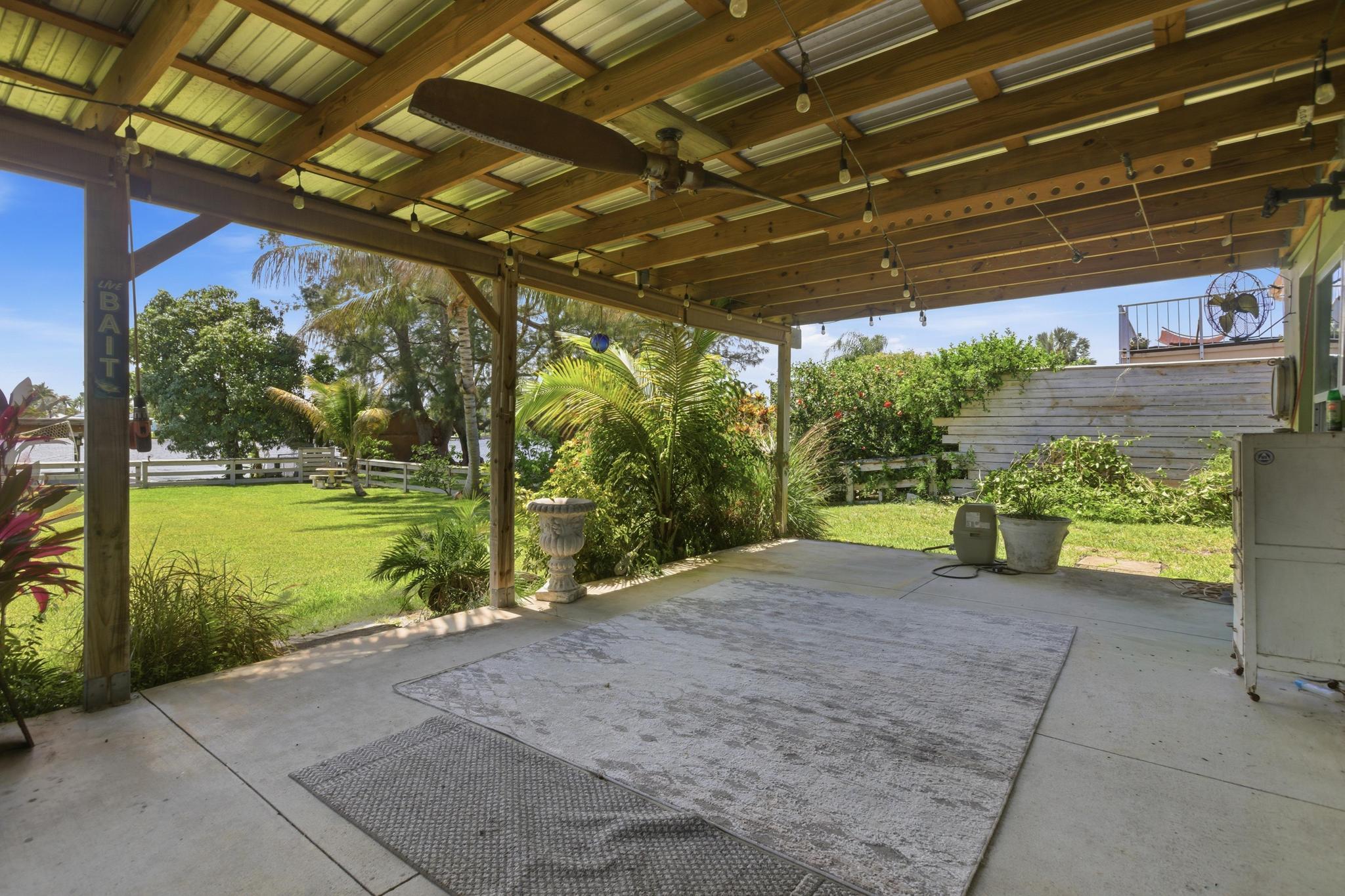 ISLAND ESTATES - Residential