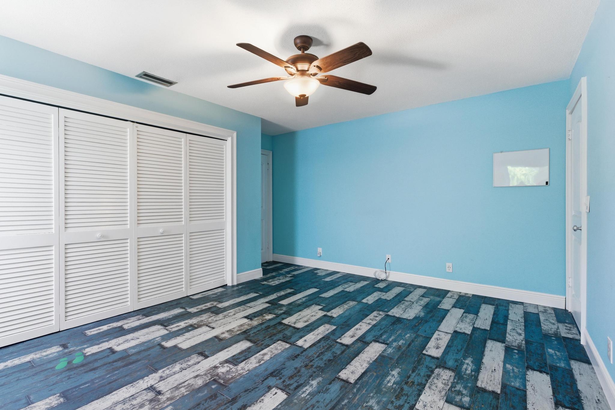 ISLAND ESTATES - Residential