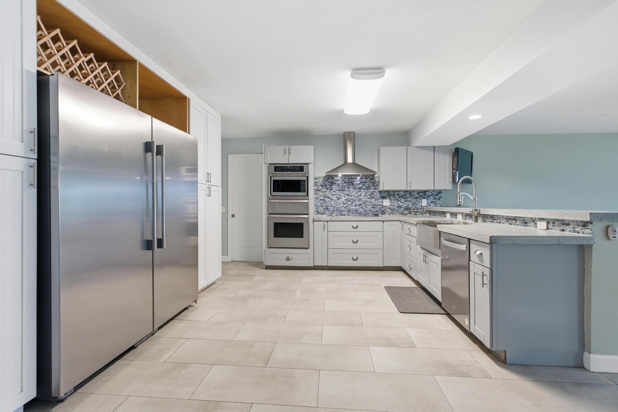 ISLAND ESTATES - Residential