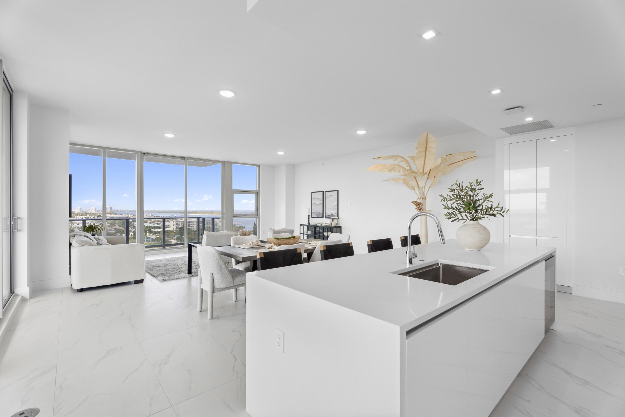 NAUTILUS 220 CONDO - Residential
