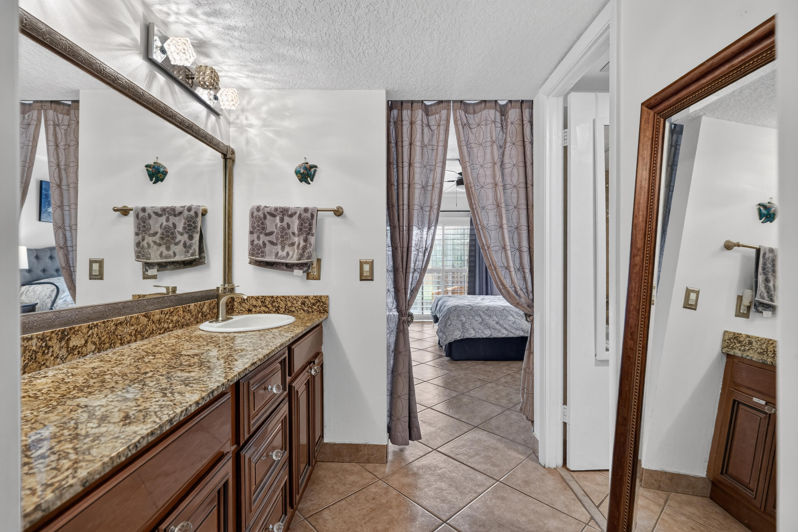 MARINA BAY COND DECL FILED 3-20-81 - Residential