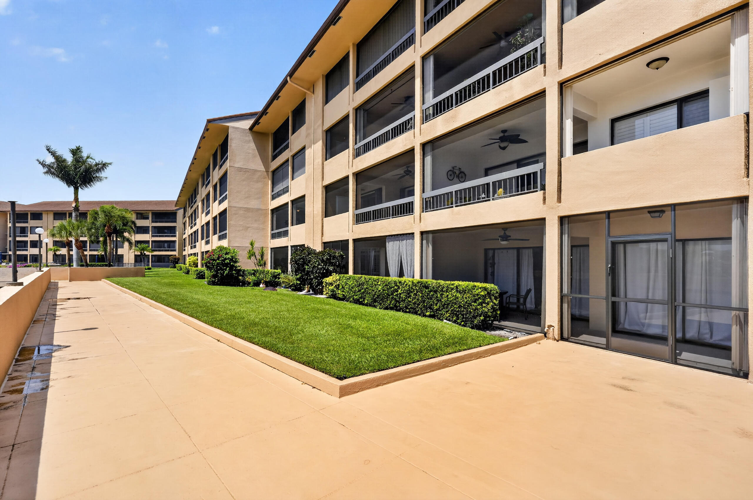 MARINA BAY COND DECL FILED 3-20-81 - Residential