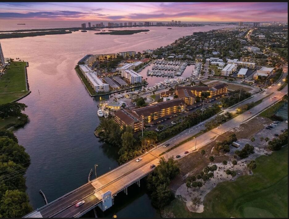 MARINA BAY COND DECL FILED 3-20-81 - Residential
