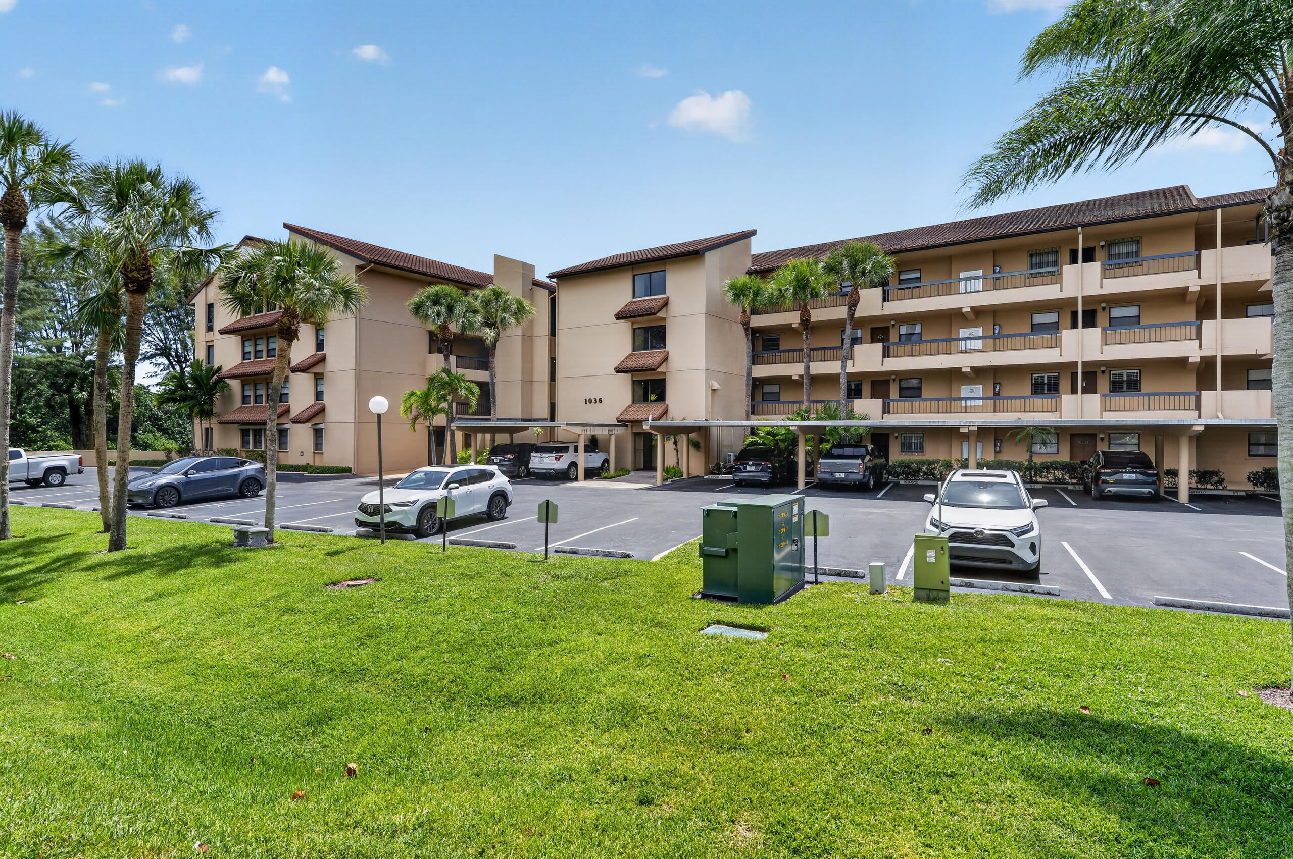 MARINA BAY COND DECL FILED 3-20-81 - Residential