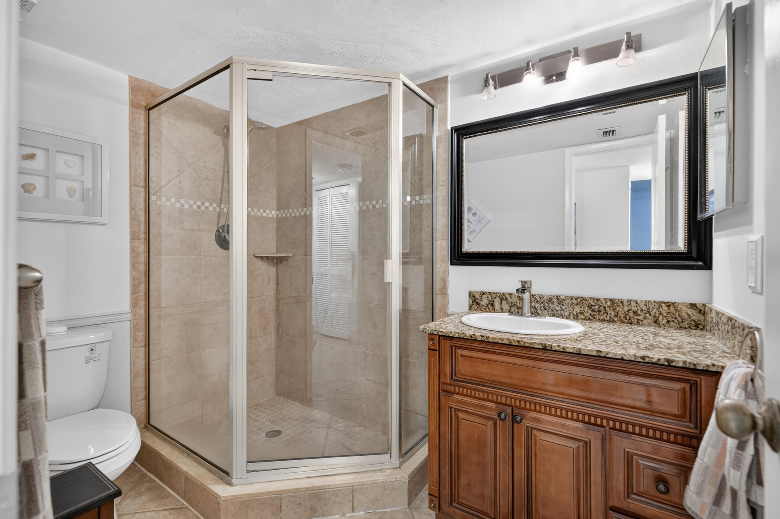 MARINA BAY COND DECL FILED 3-20-81 - Residential