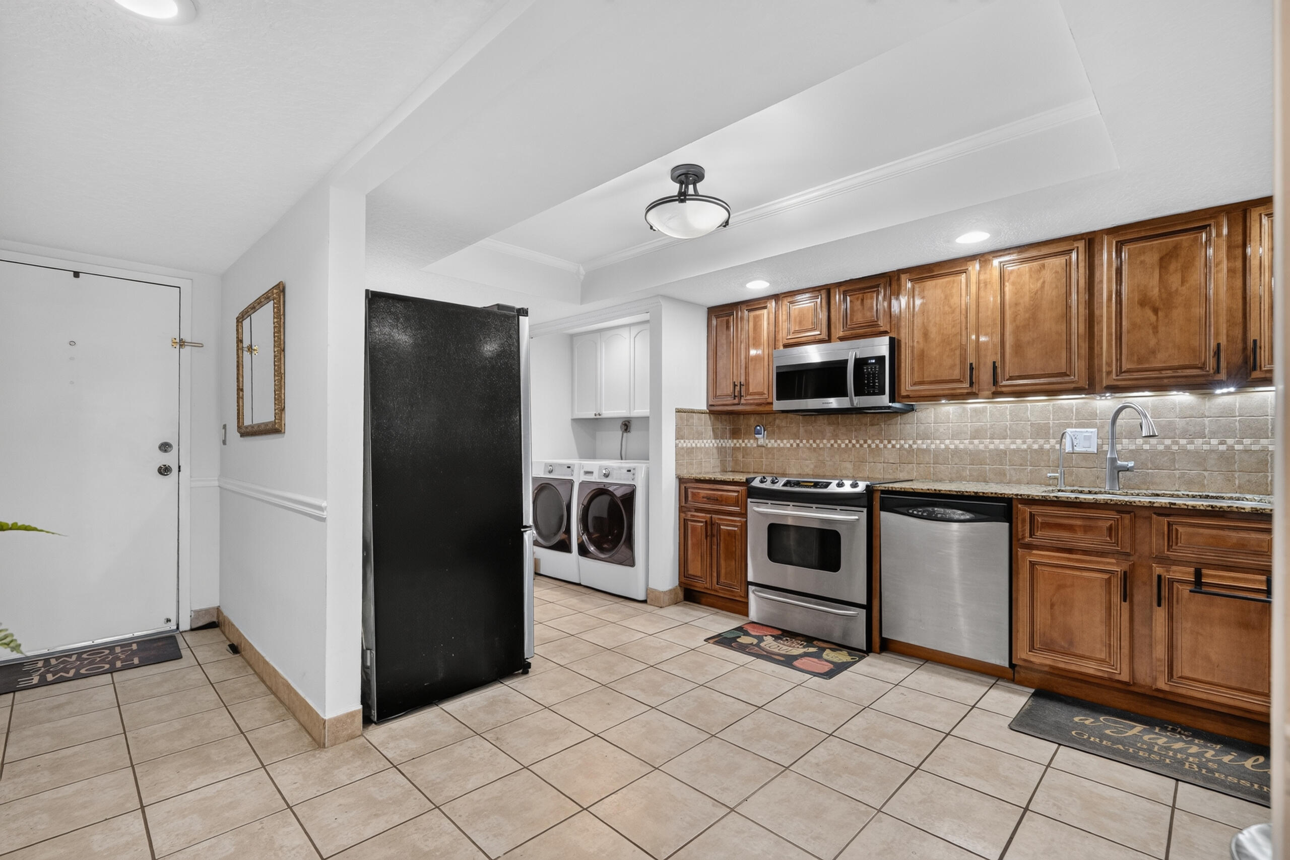 MARINA BAY COND DECL FILED 3-20-81 - Residential