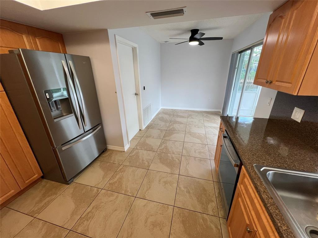SUNRISE GOLF VILLAGE SEC 20 - Residential Lease