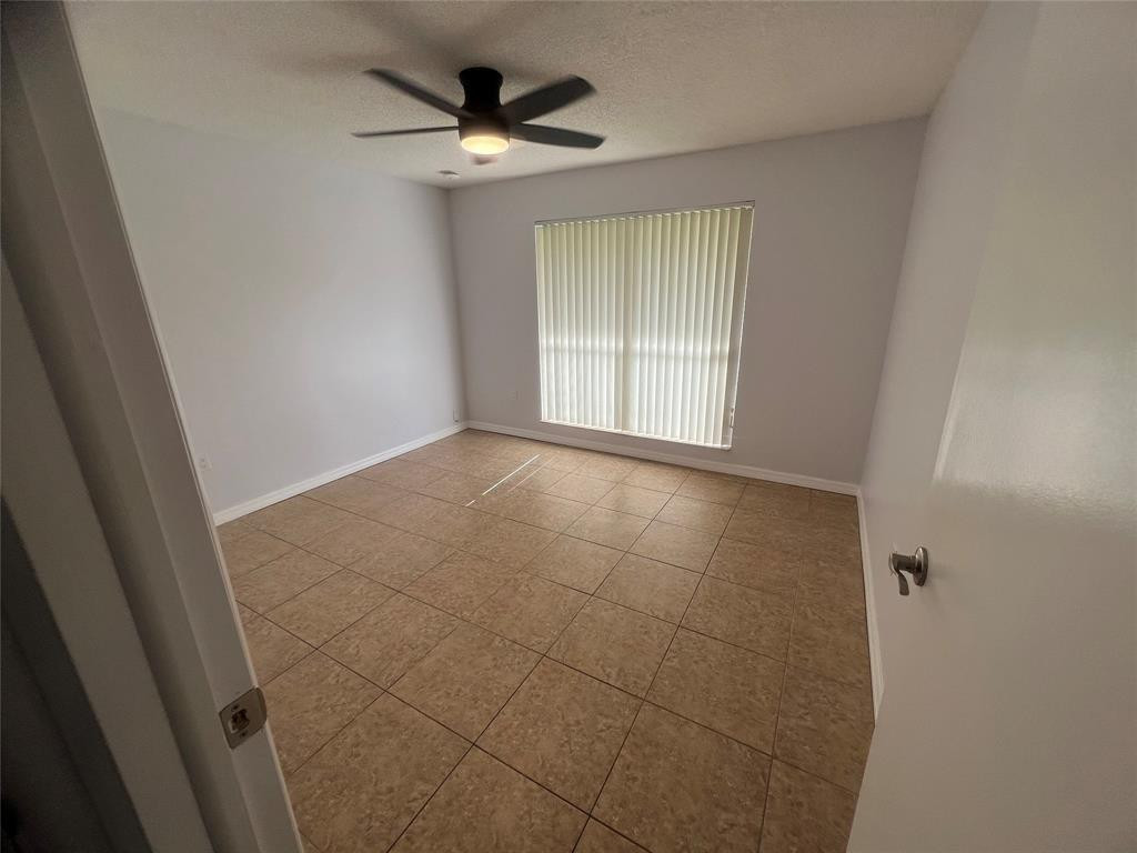 SUNRISE GOLF VILLAGE SEC 20 - Residential Lease