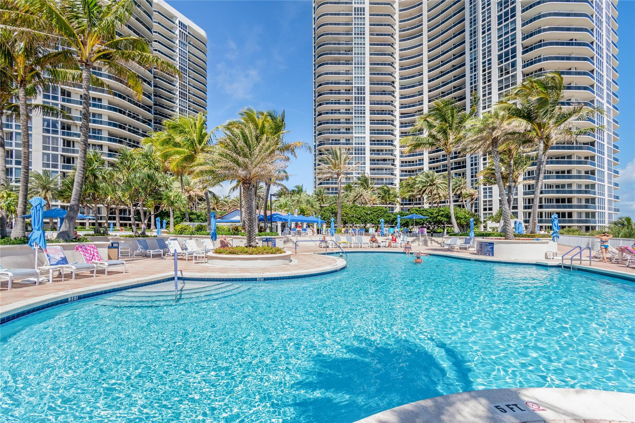 LHERMITAGE I CONDOMINIUM - Residential Lease