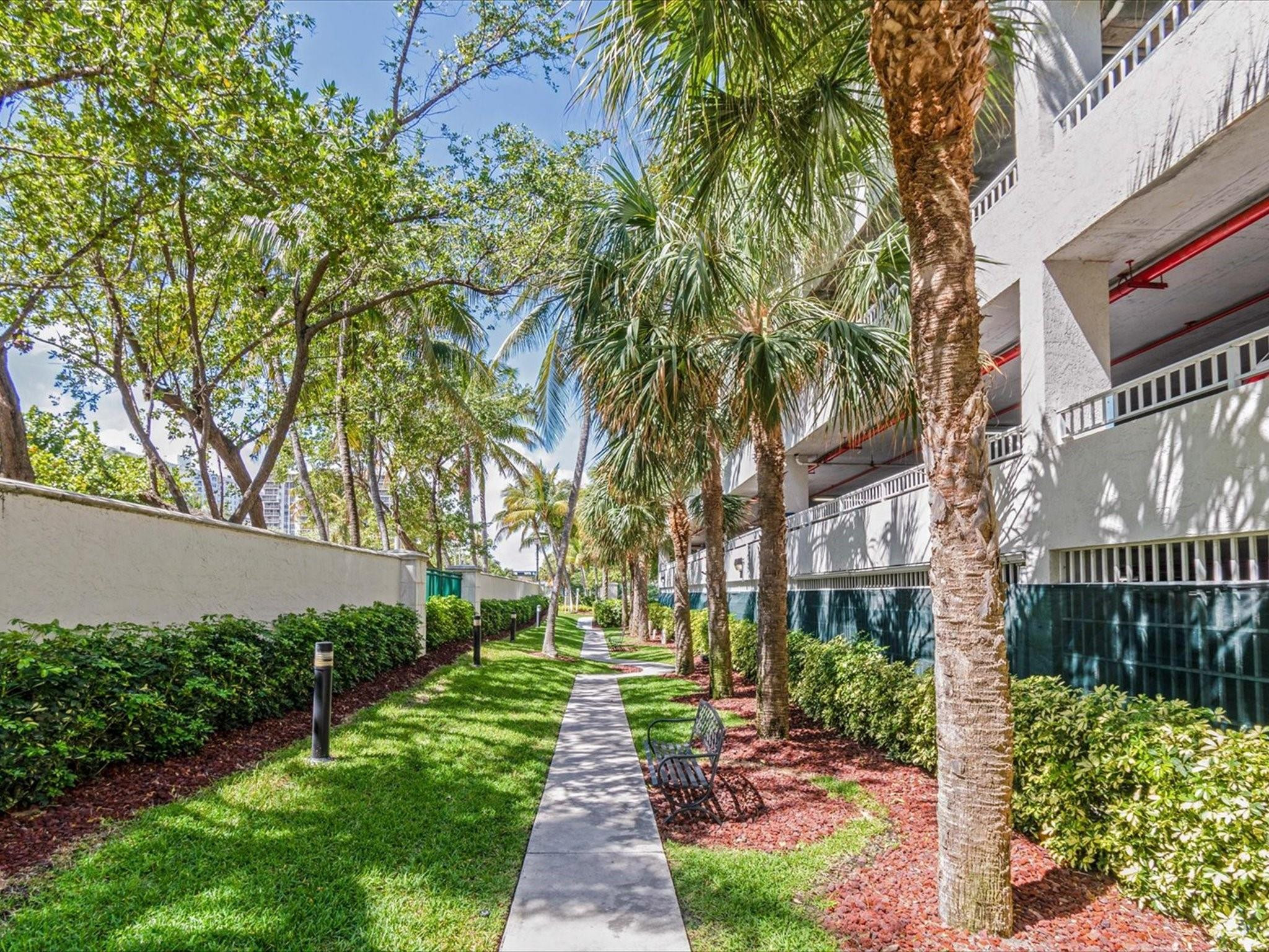 LHERMITAGE I CONDOMINIUM - Residential Lease